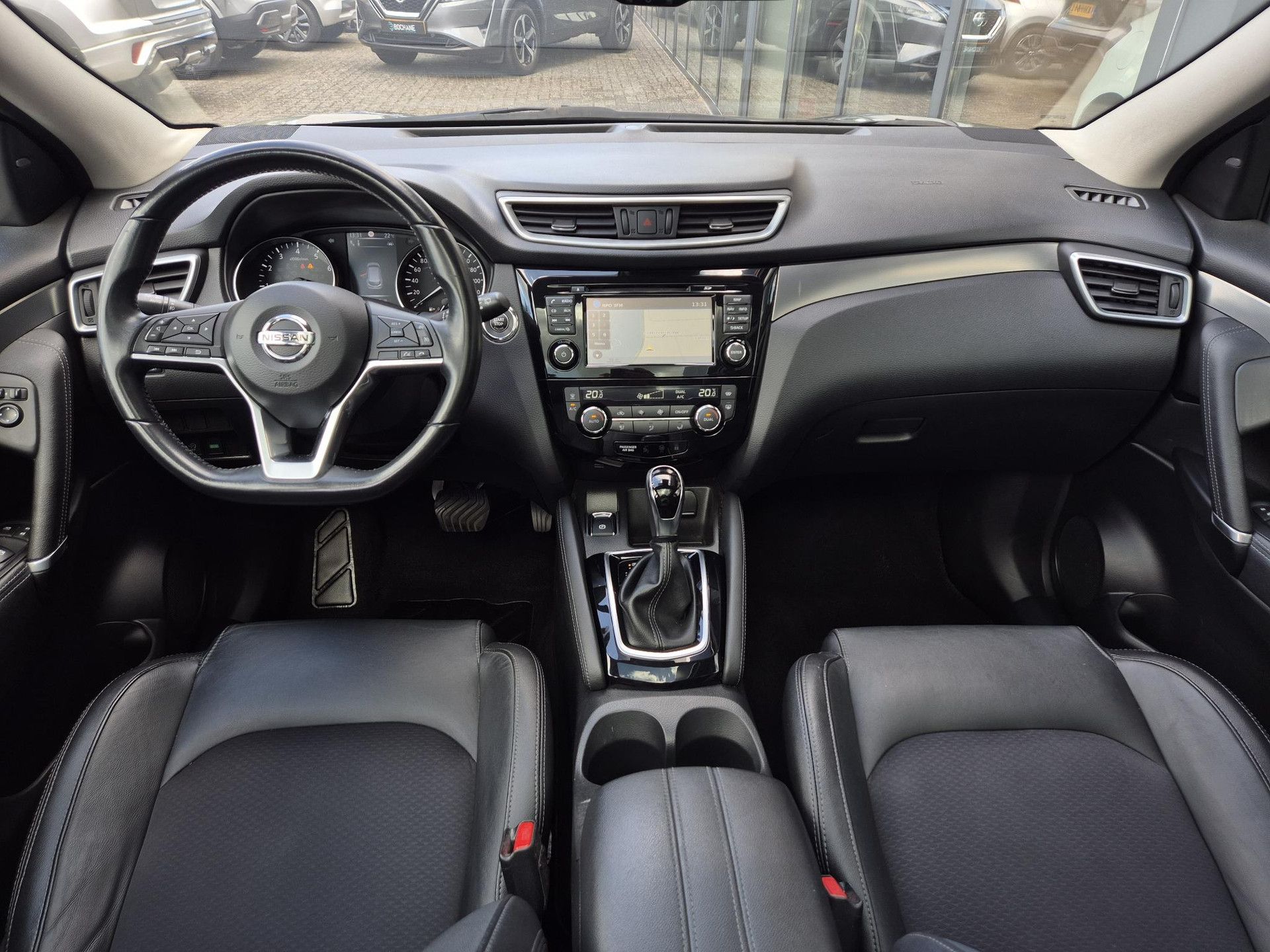 Nissan QASHQAI met kenteken P-395-JK – interieur