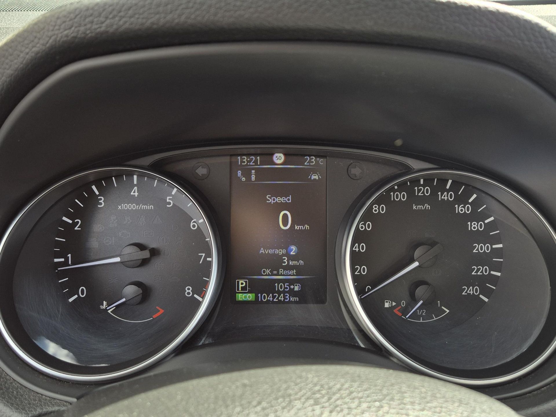Nissan QASHQAI met kenteken P-395-JK – dashboard
