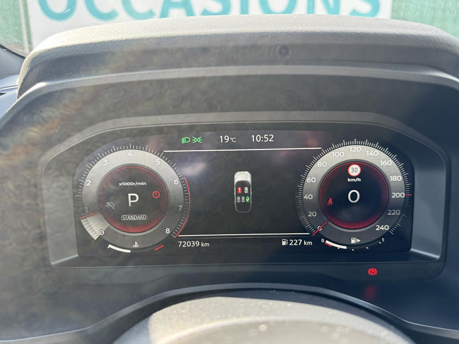 Nissan QASHQAI met kenteken R-789-HR – dashboard