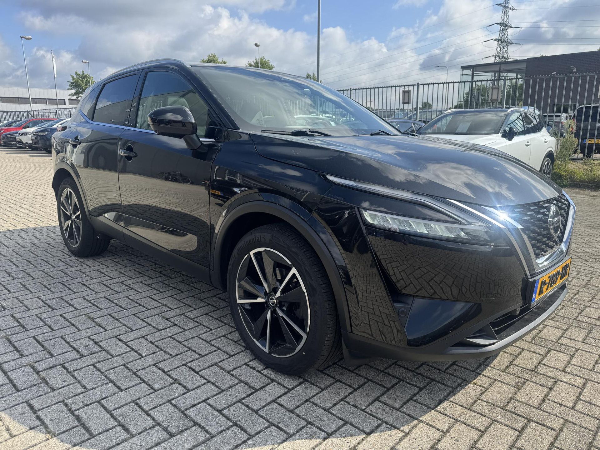 Nissan QASHQAI met kenteken R-789-HR – detailfoto