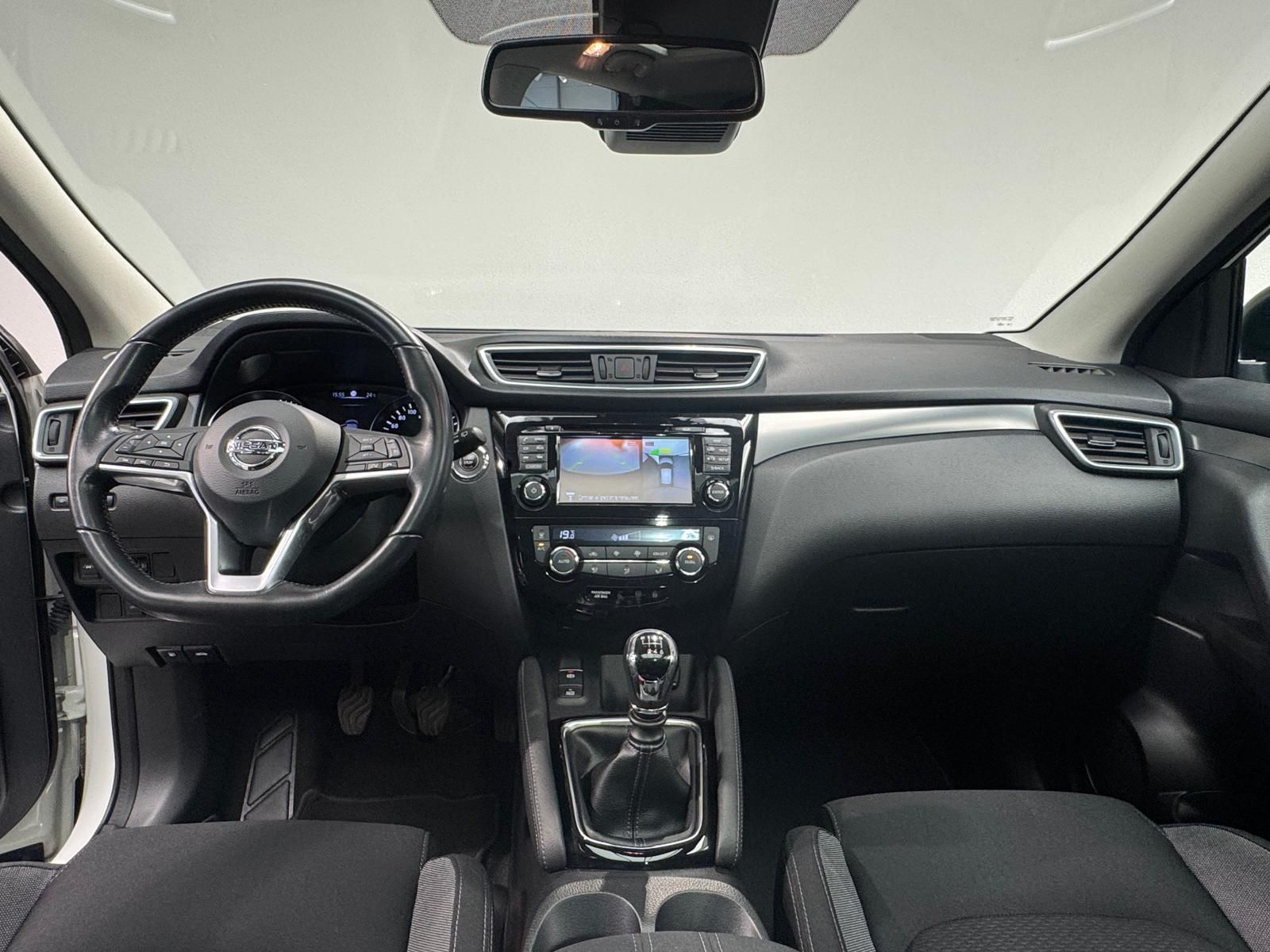 Nissan QASHQAI met kenteken TF-845-D – interieur