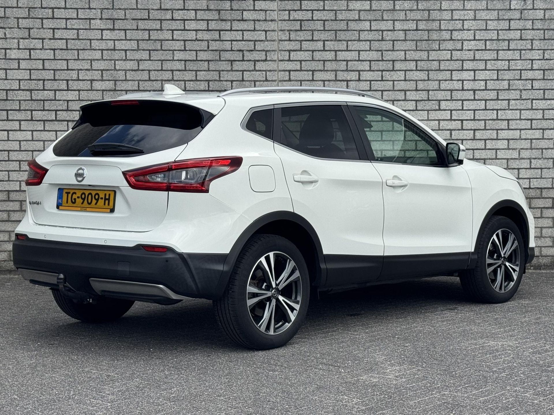 Nissan QASHQAI met kenteken TG-909-H – achteraanzicht