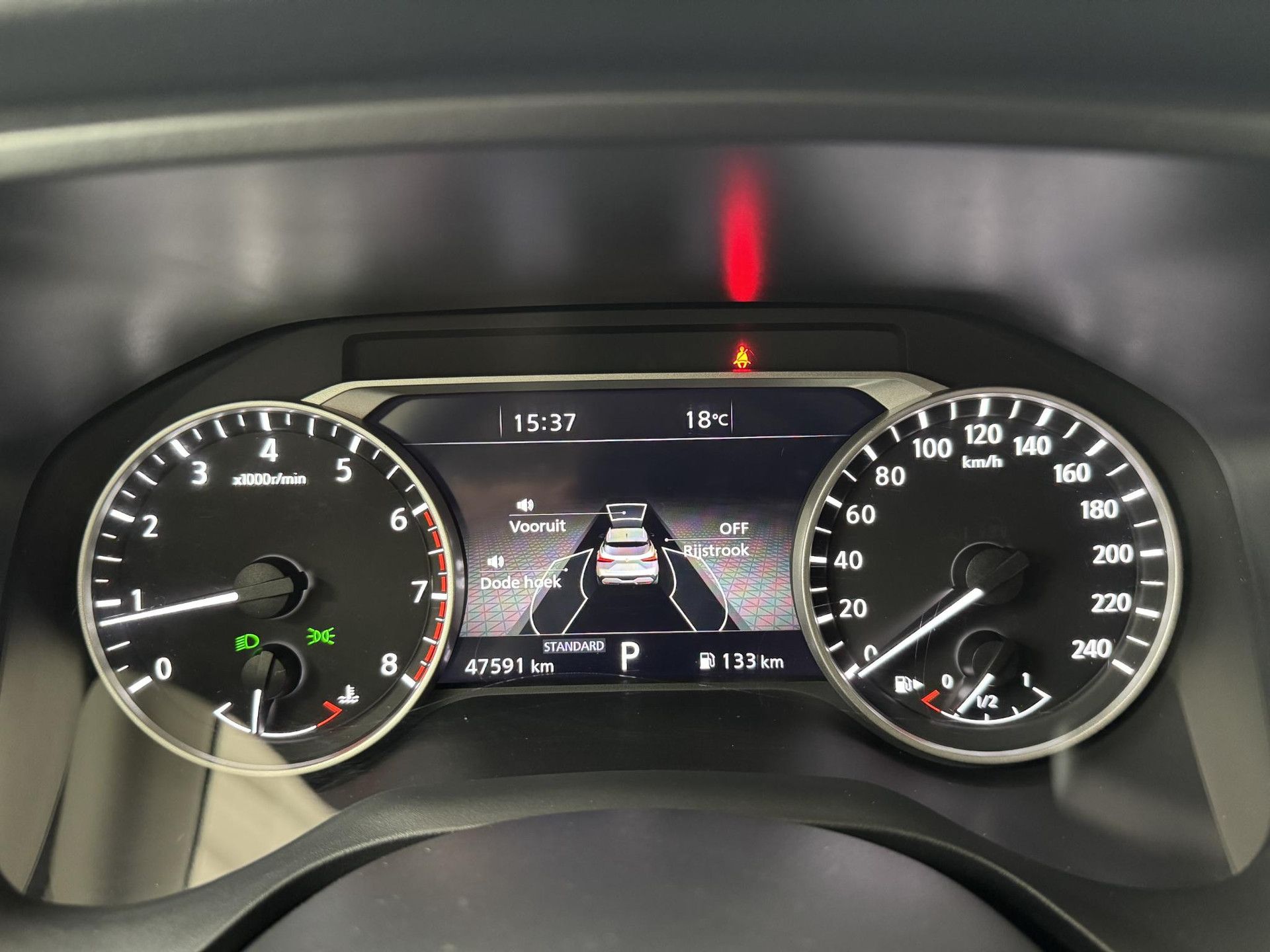 Nissan QASHQAI met kenteken X-826-RR – dashboard