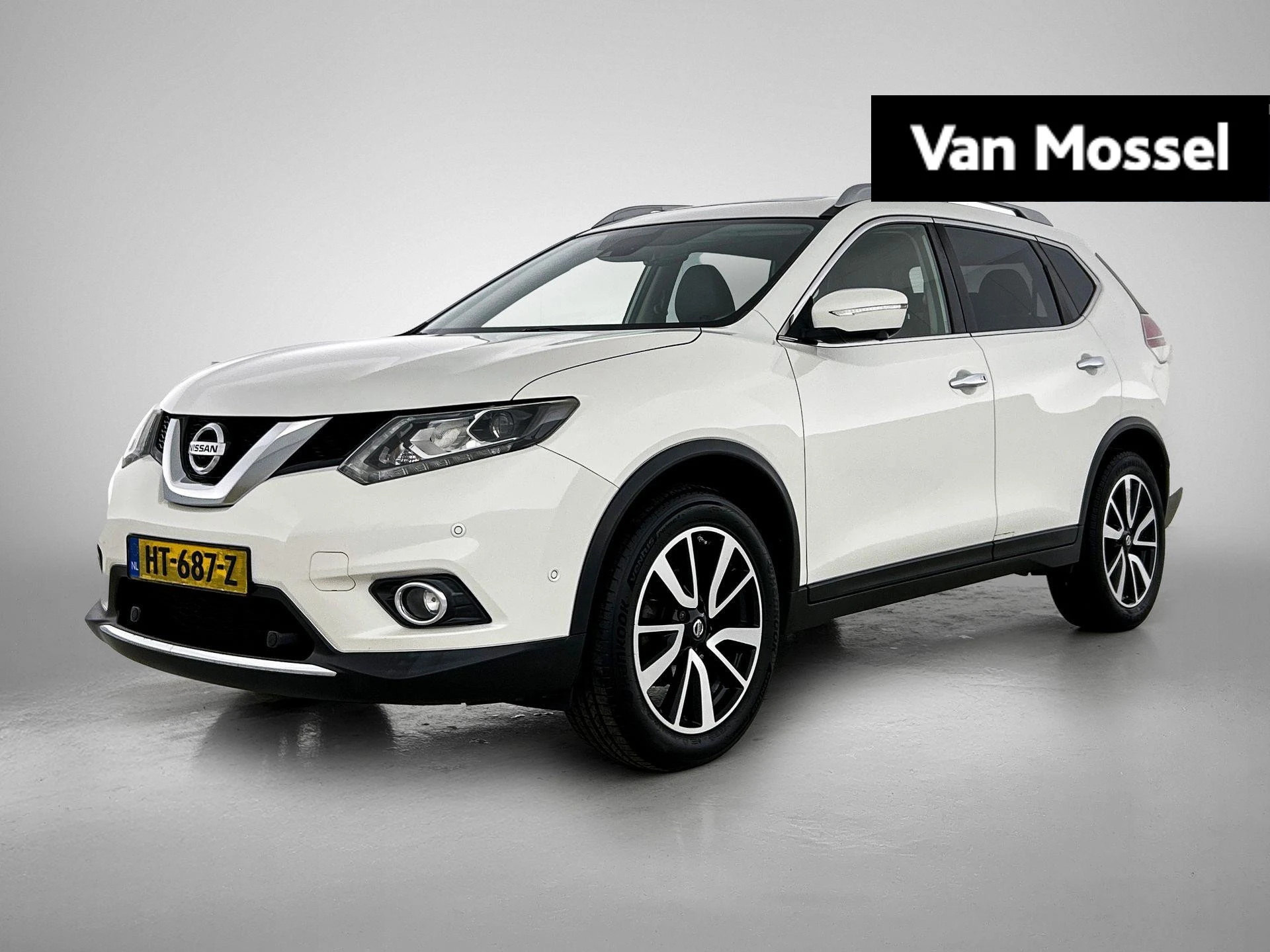Nissan X-Trail met kenteken 64100 – autofoto 2