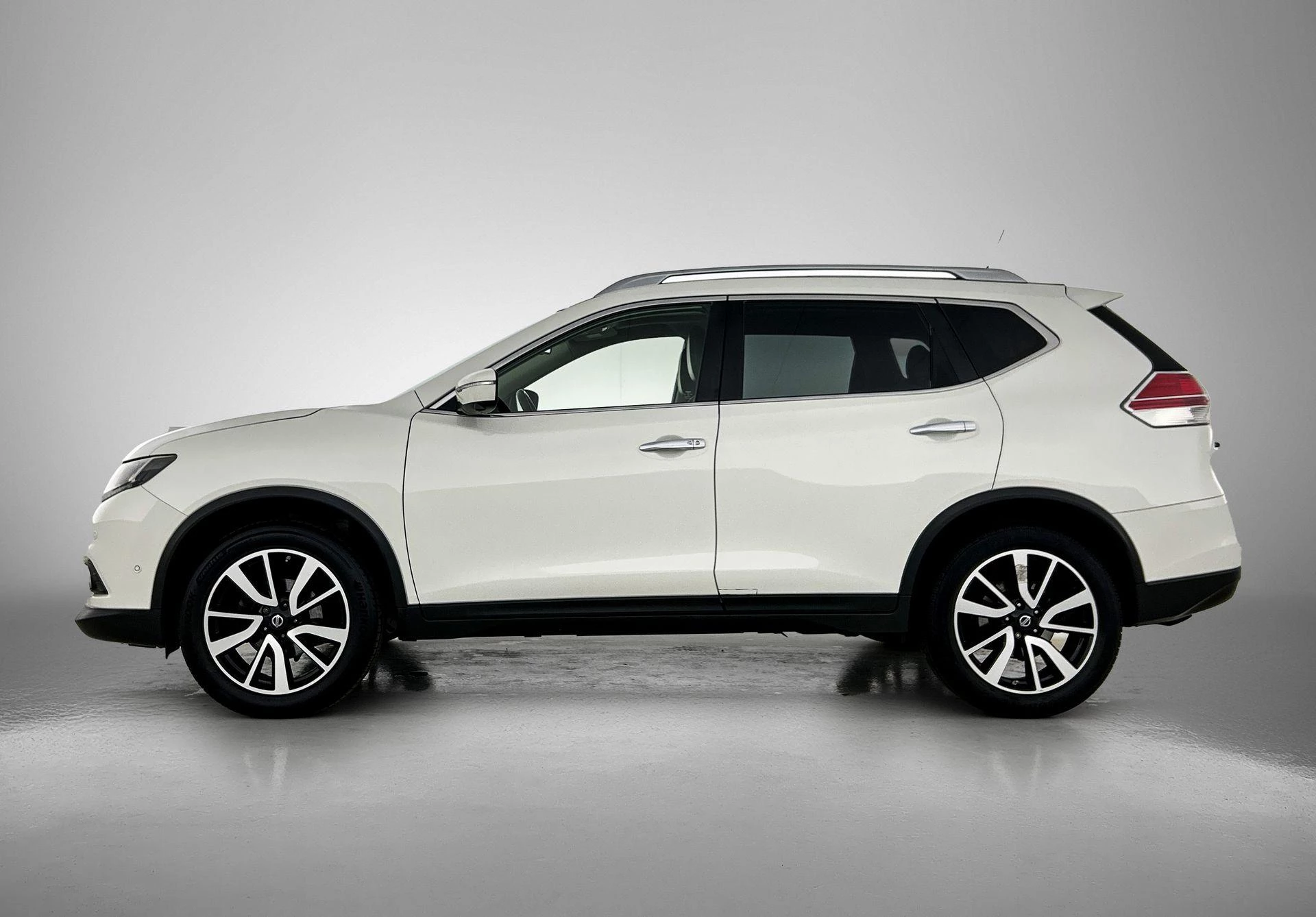 Nissan X-Trail met kenteken 64100 – autofoto 4