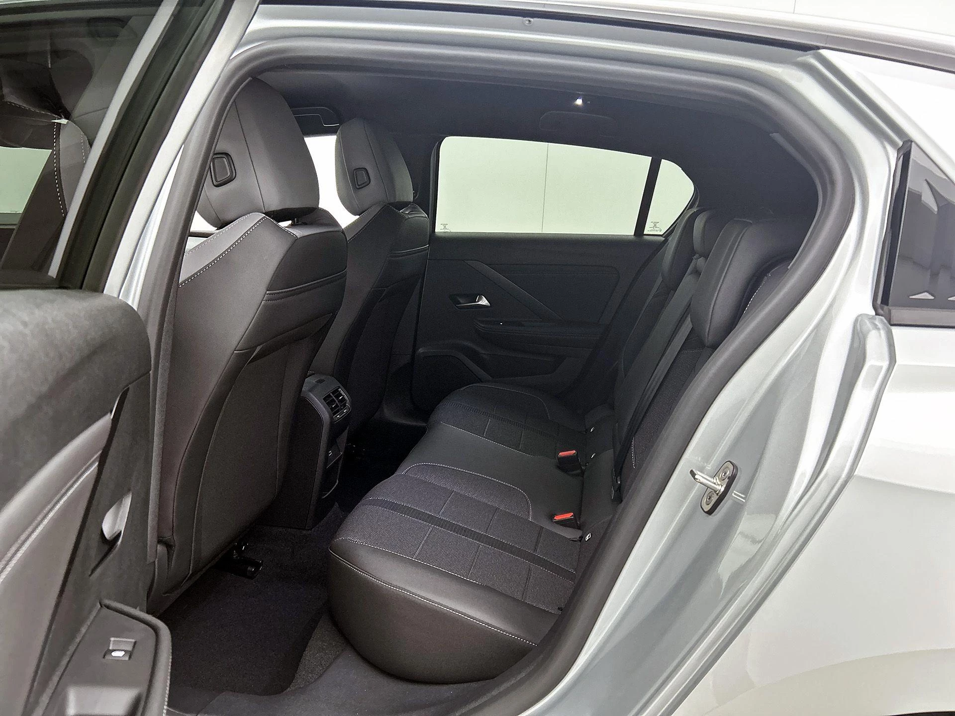 Opel Astra – autofoto 2