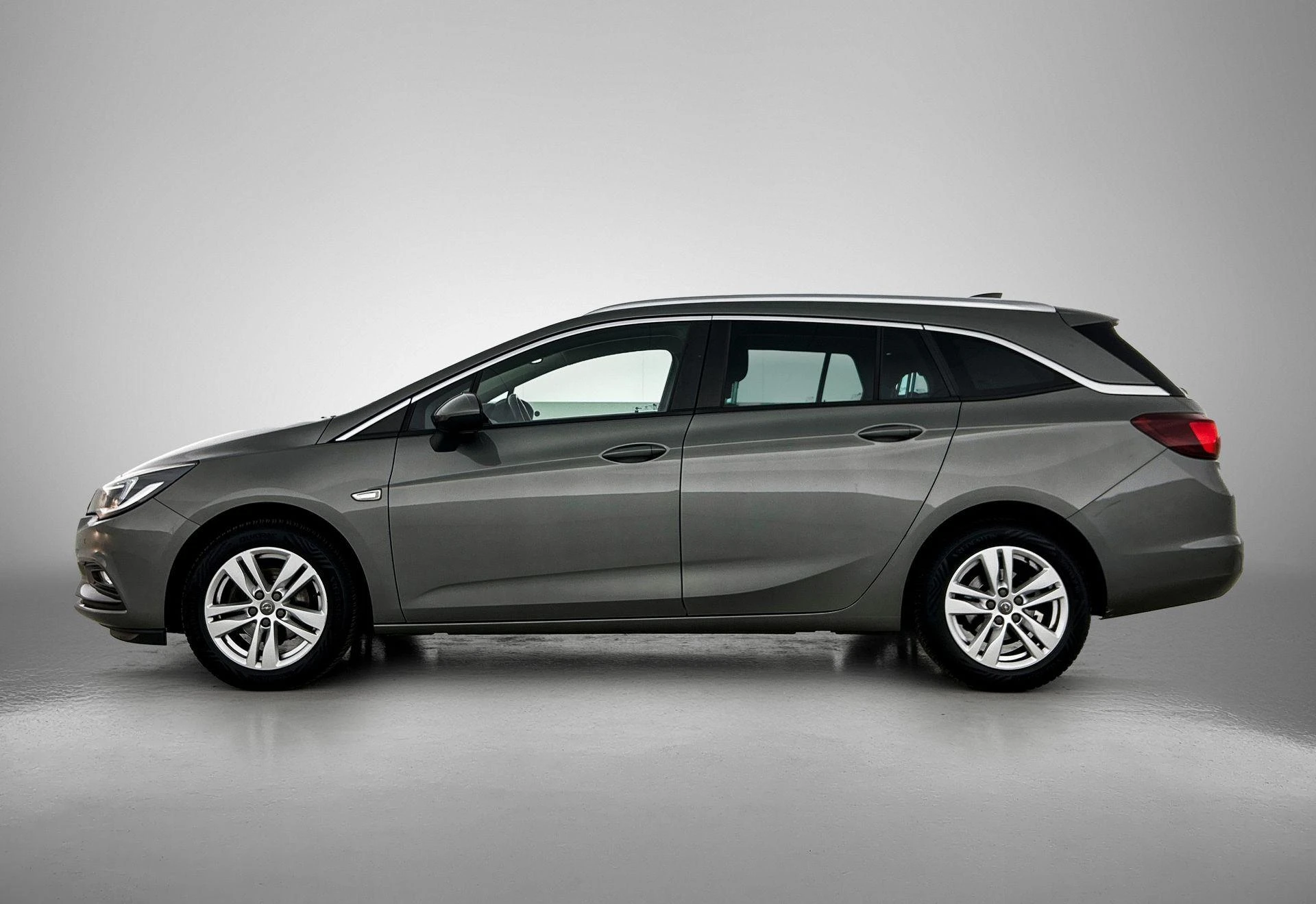 Opel Astra met kenteken 49100 – autofoto 4