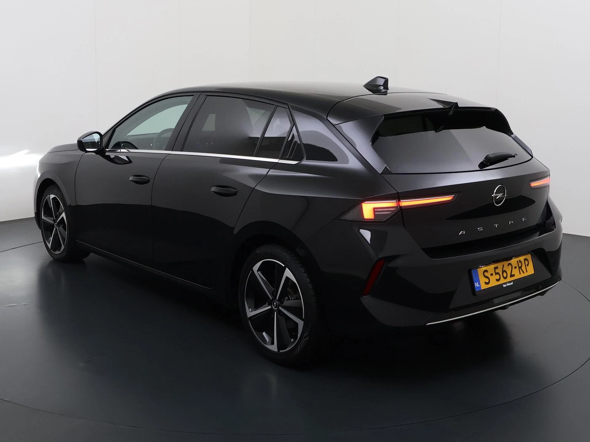 Opel Astra met kenteken S-562-RP – autofoto 3