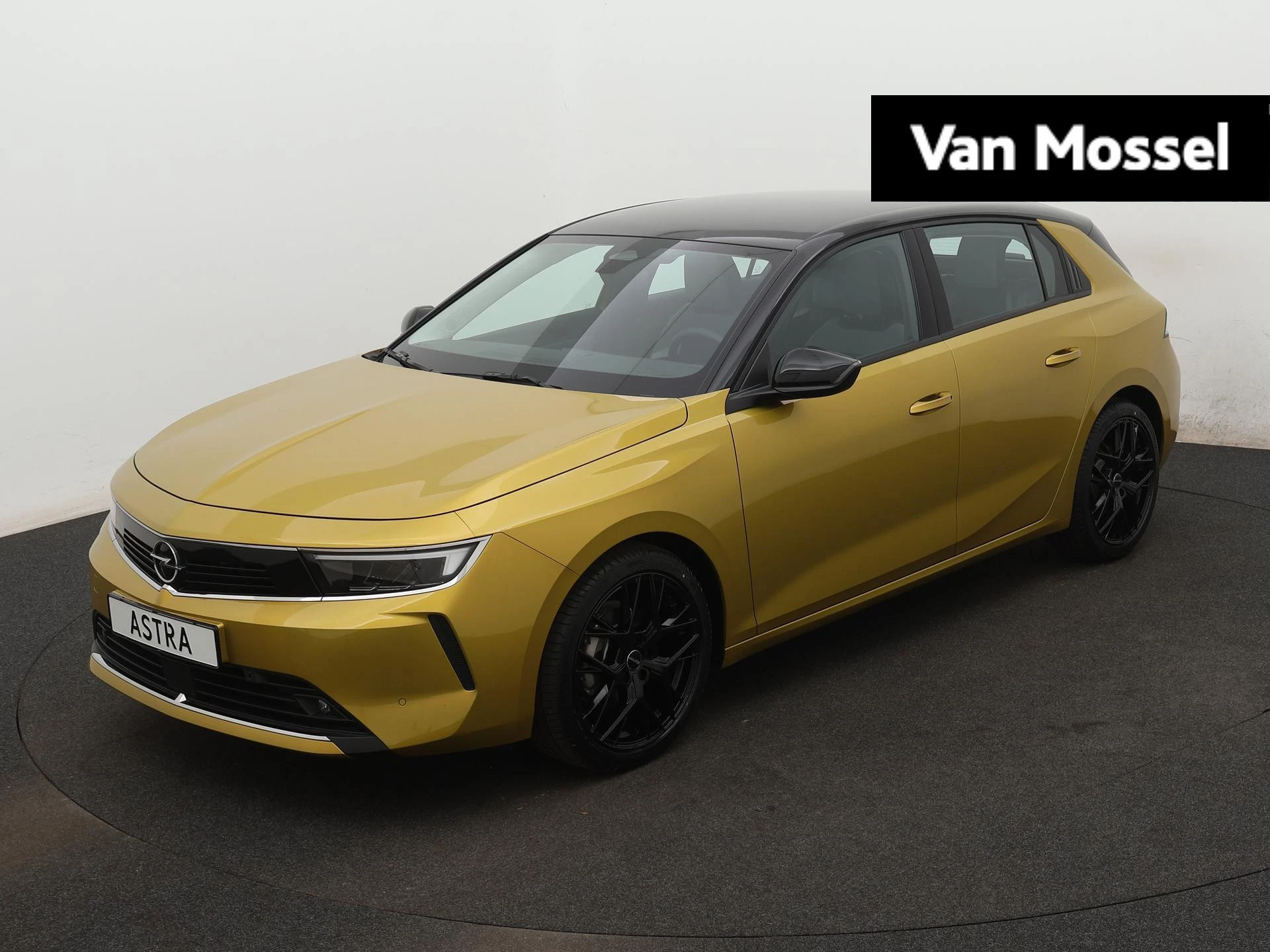 Opel Astra met kenteken T-068-FP – autofoto 2