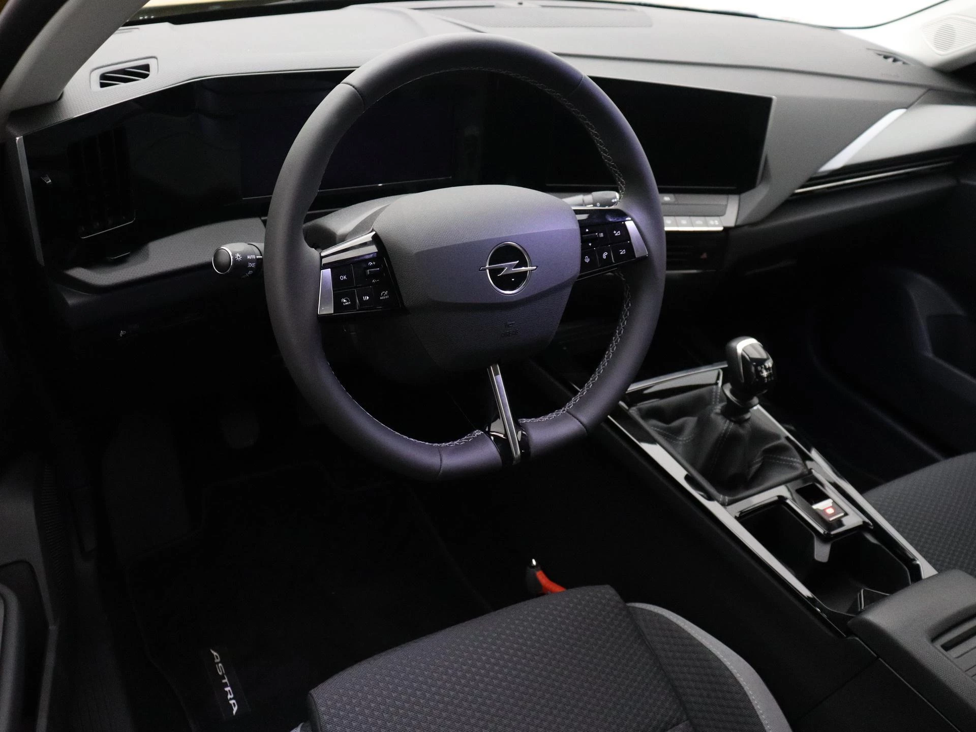 Opel Astra met kenteken T-068-FP – autofoto 4
