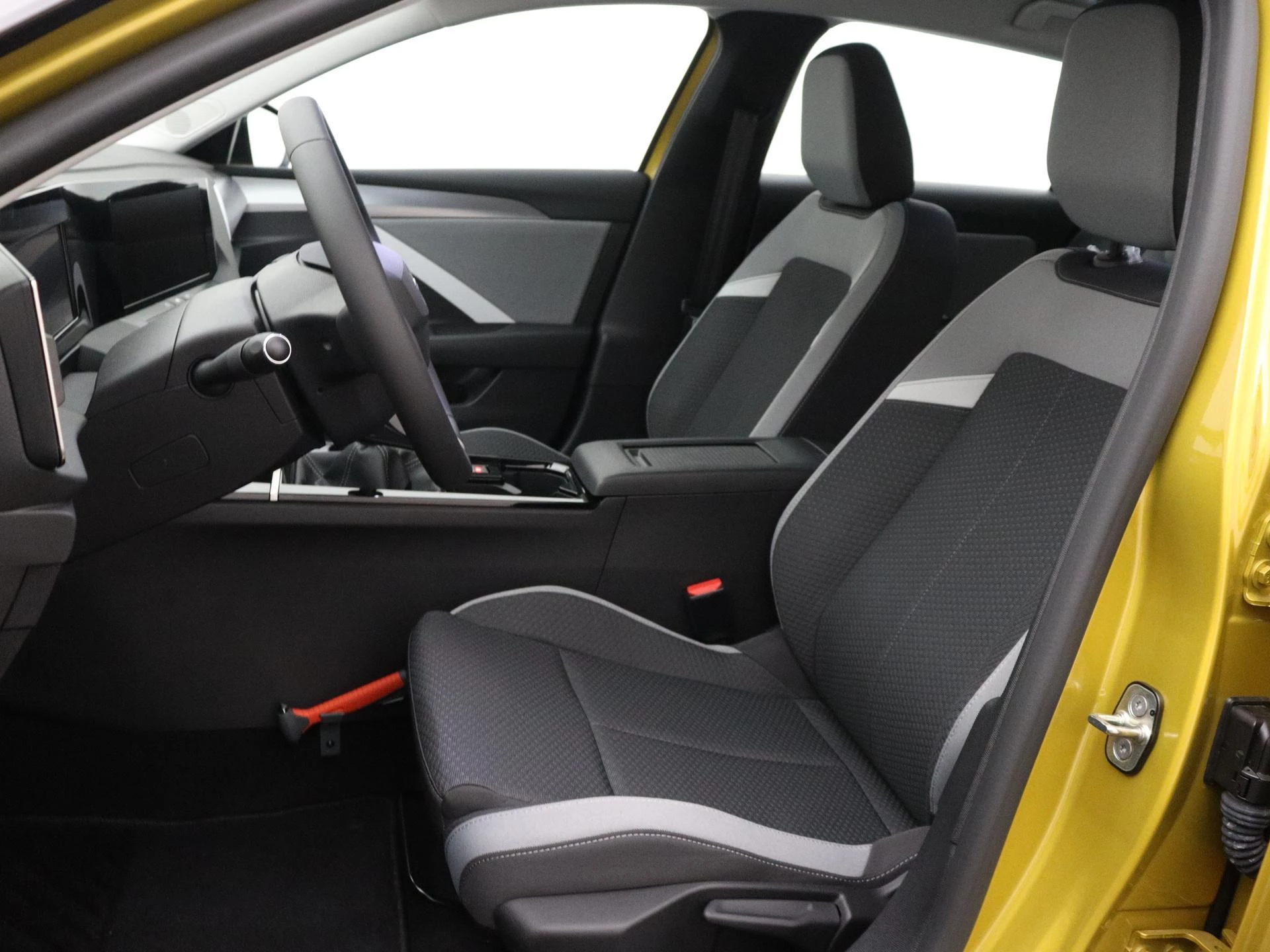 Opel Astra met kenteken T-068-FP – autofoto 5