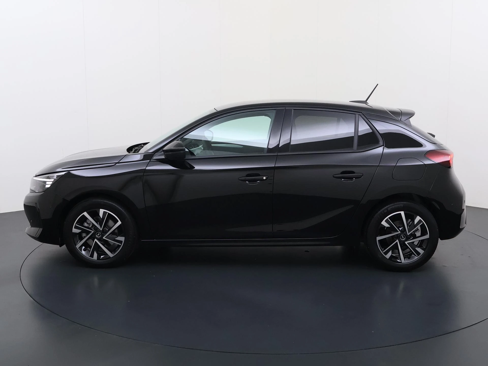Opel Corsa met kenteken KNG-41-R – autofoto 3