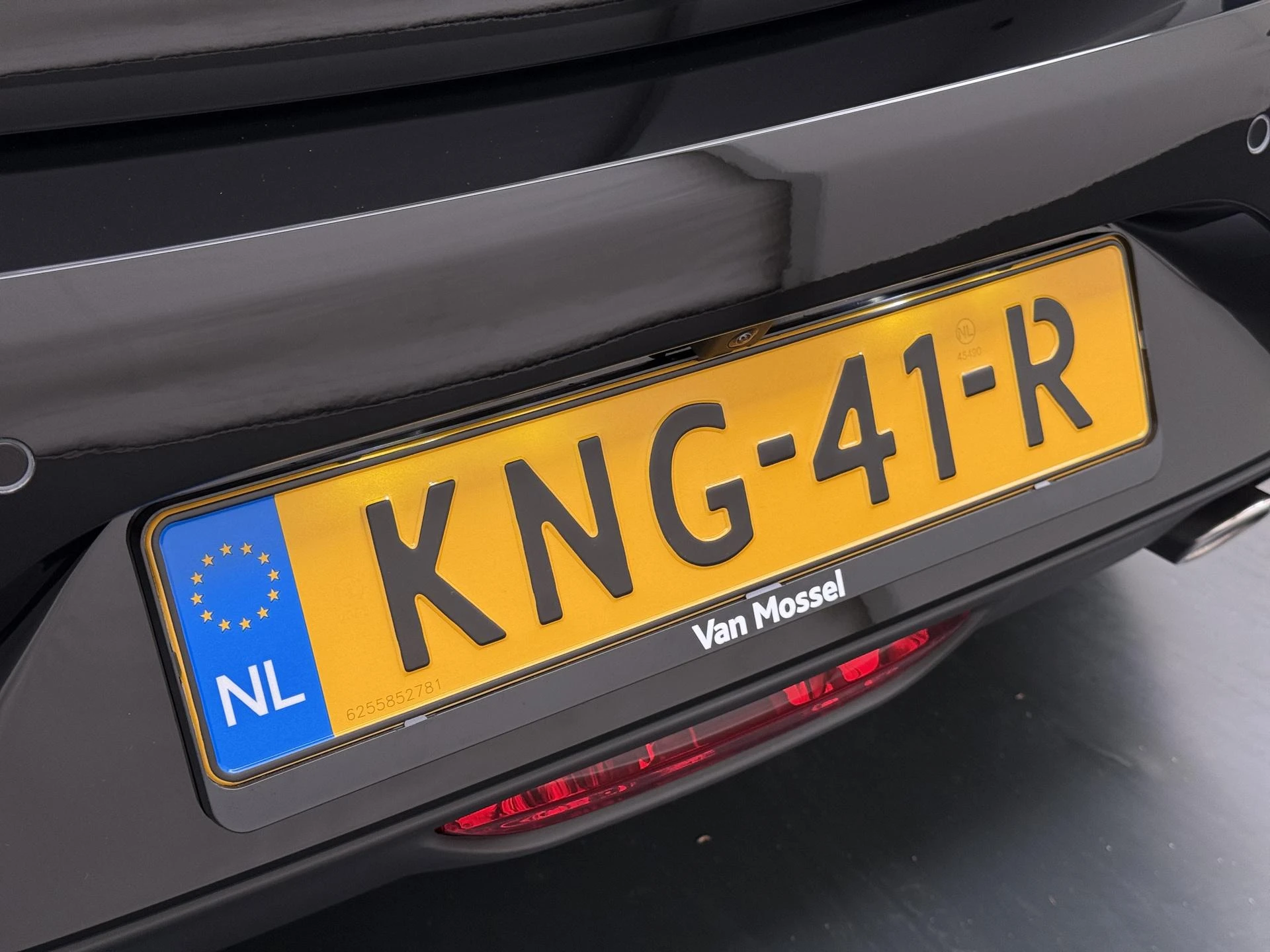 Opel Corsa met kenteken KNG-41-R – autofoto 5