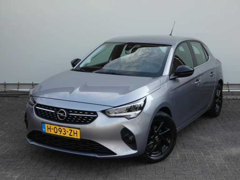 Opel Corsa met kenteken H-093-ZH – vooraanzicht