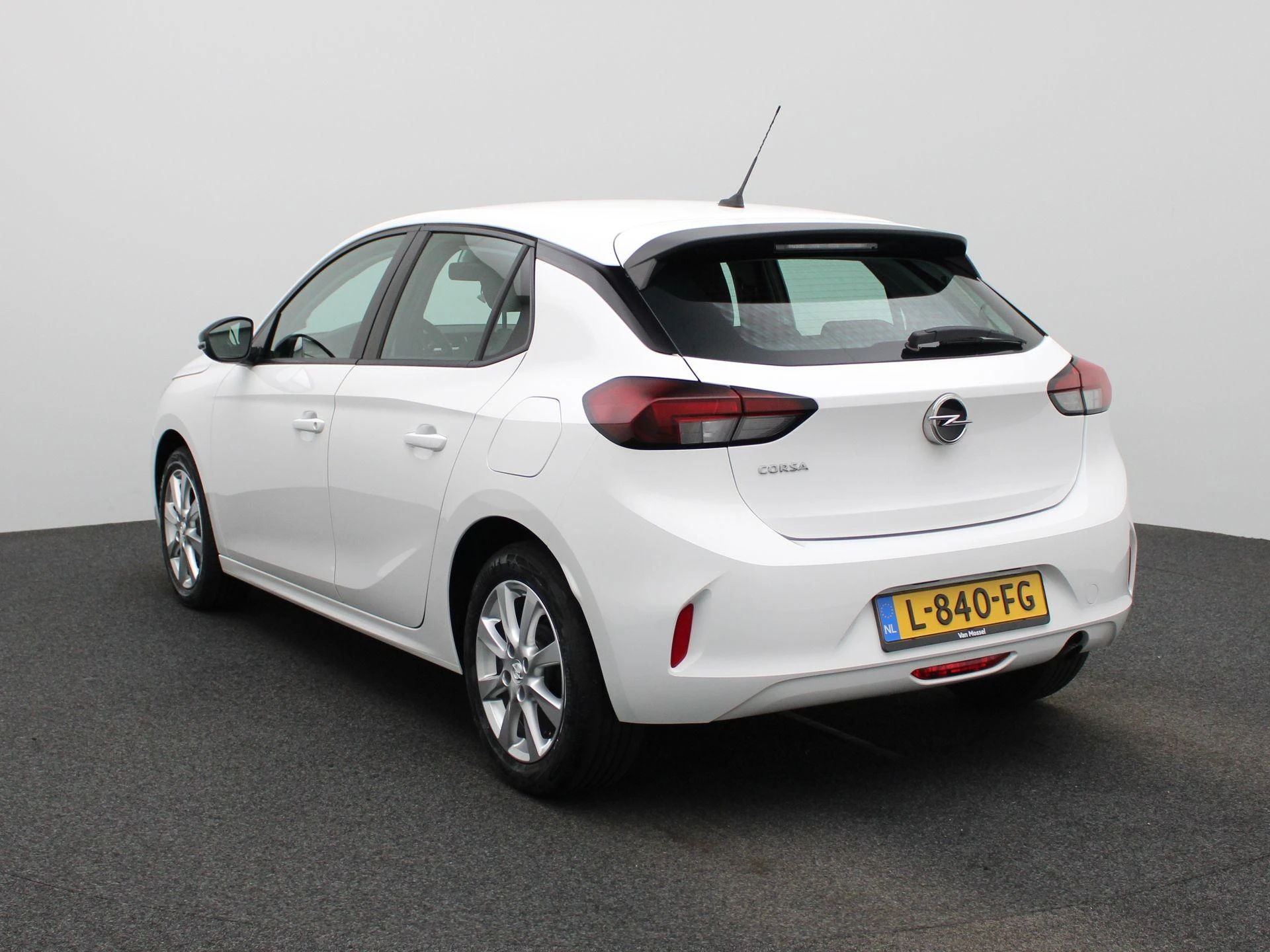 Opel Corsa met kenteken L-840-FG – autofoto 3