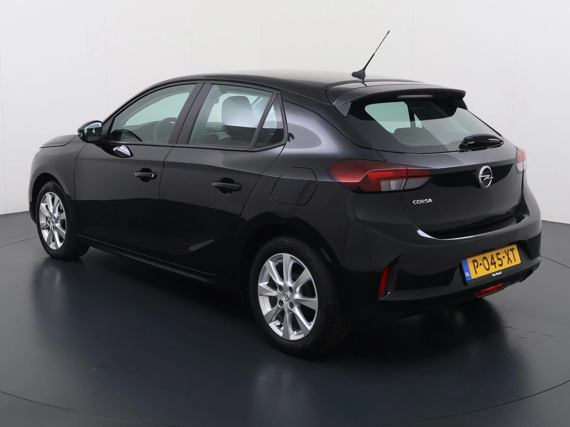 Opel Corsa met kenteken P-045-XT – autofoto 4