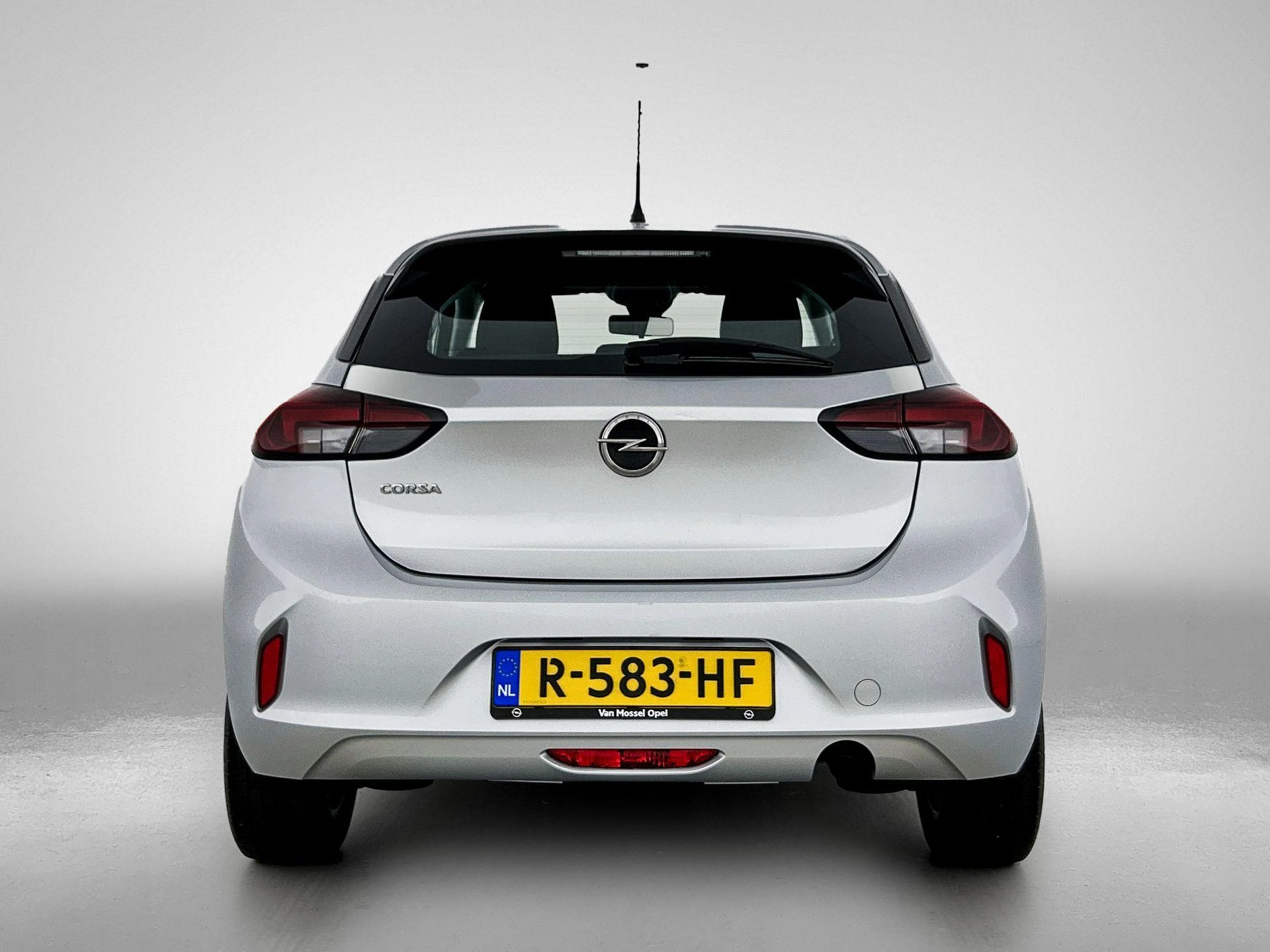 Opel Corsa met kenteken R-583-HF – autofoto 5