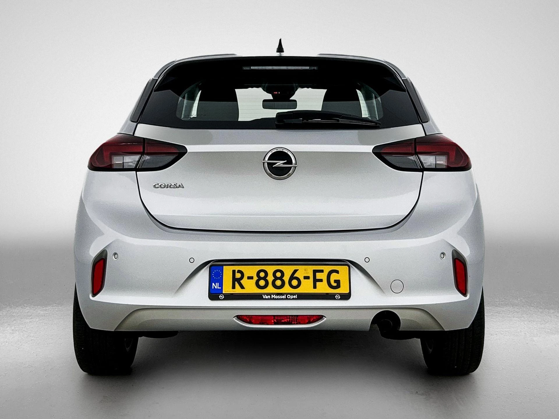 Opel Corsa met kenteken R-886-FG – autofoto 5