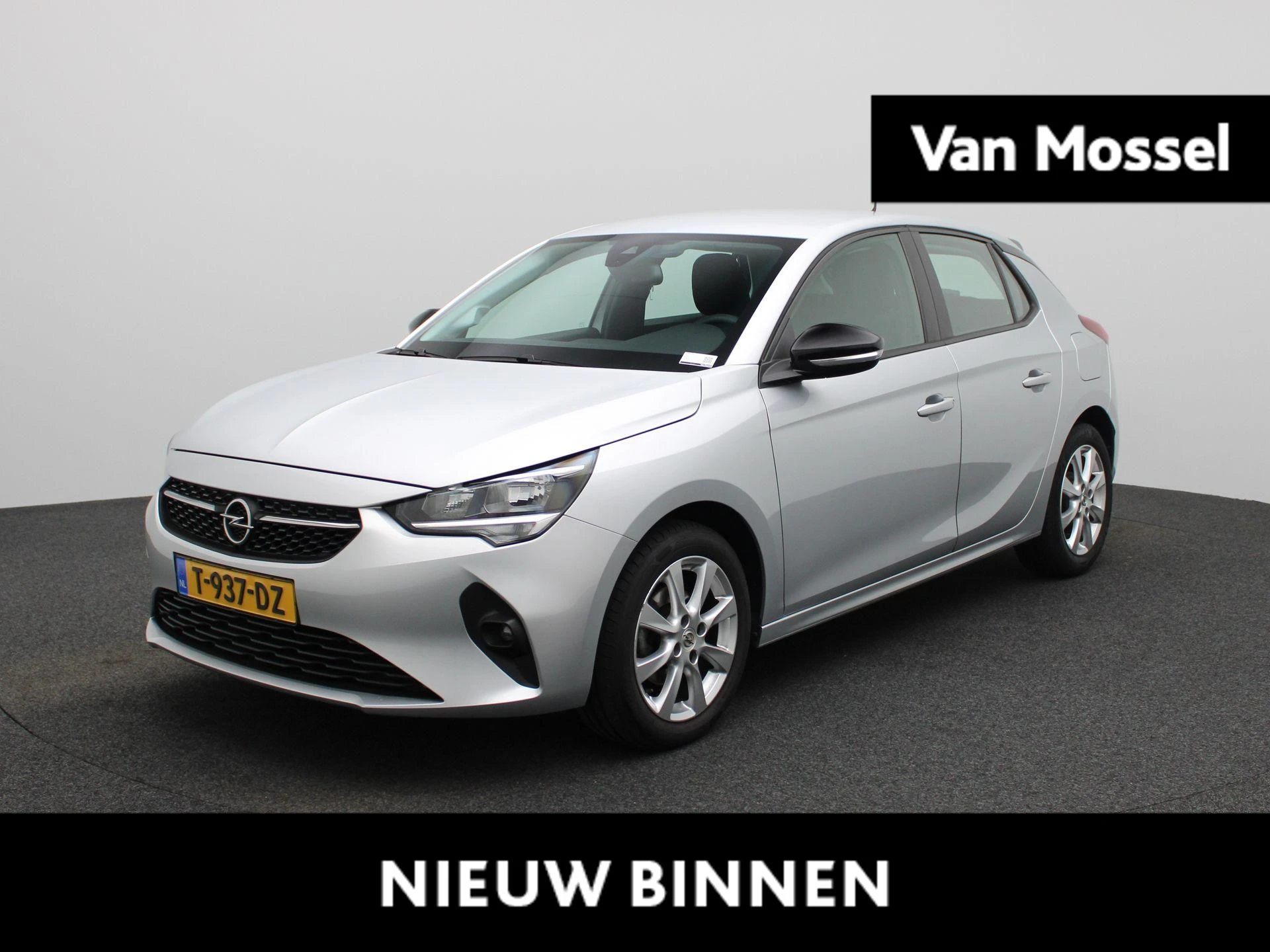 Opel Corsa met kenteken T-937-DZ – autofoto 2