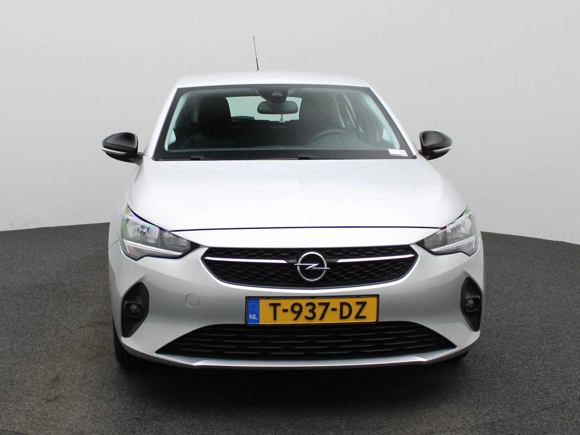 Opel Corsa met kenteken T-937-DZ – autofoto 4