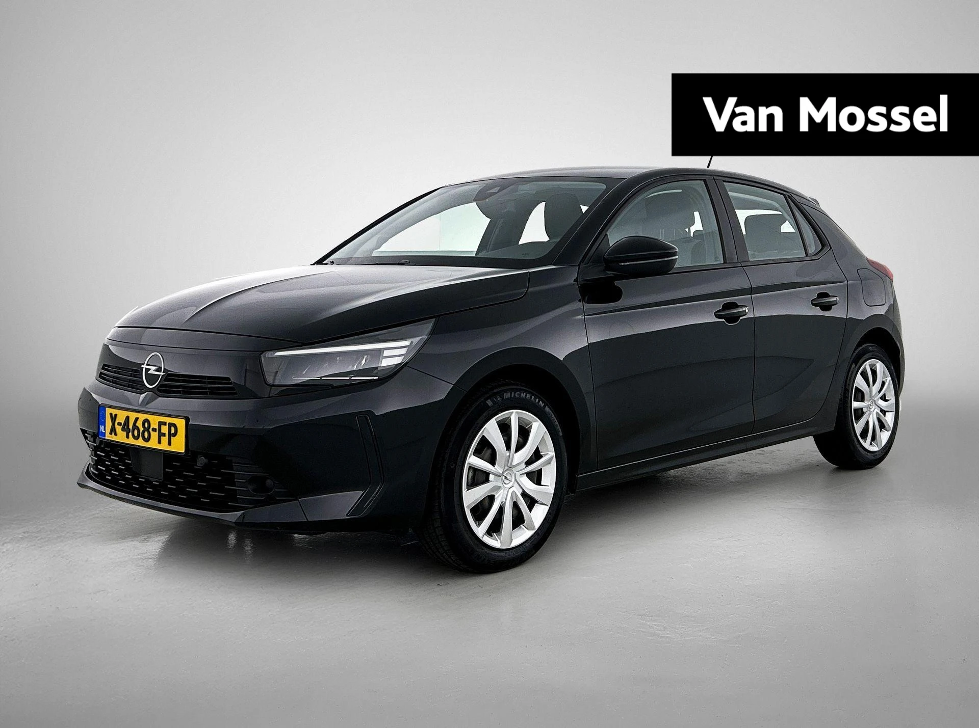 Opel Corsa met kenteken X-468-FP – autofoto 2
