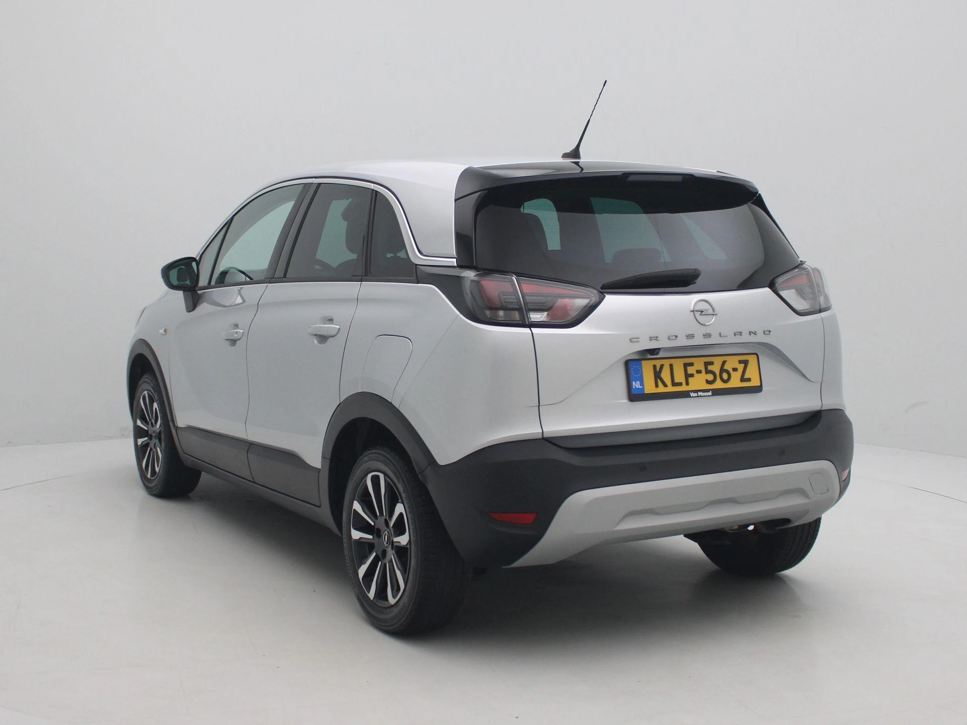 Opel Crossland met kenteken KLF-56-Z – autofoto 4