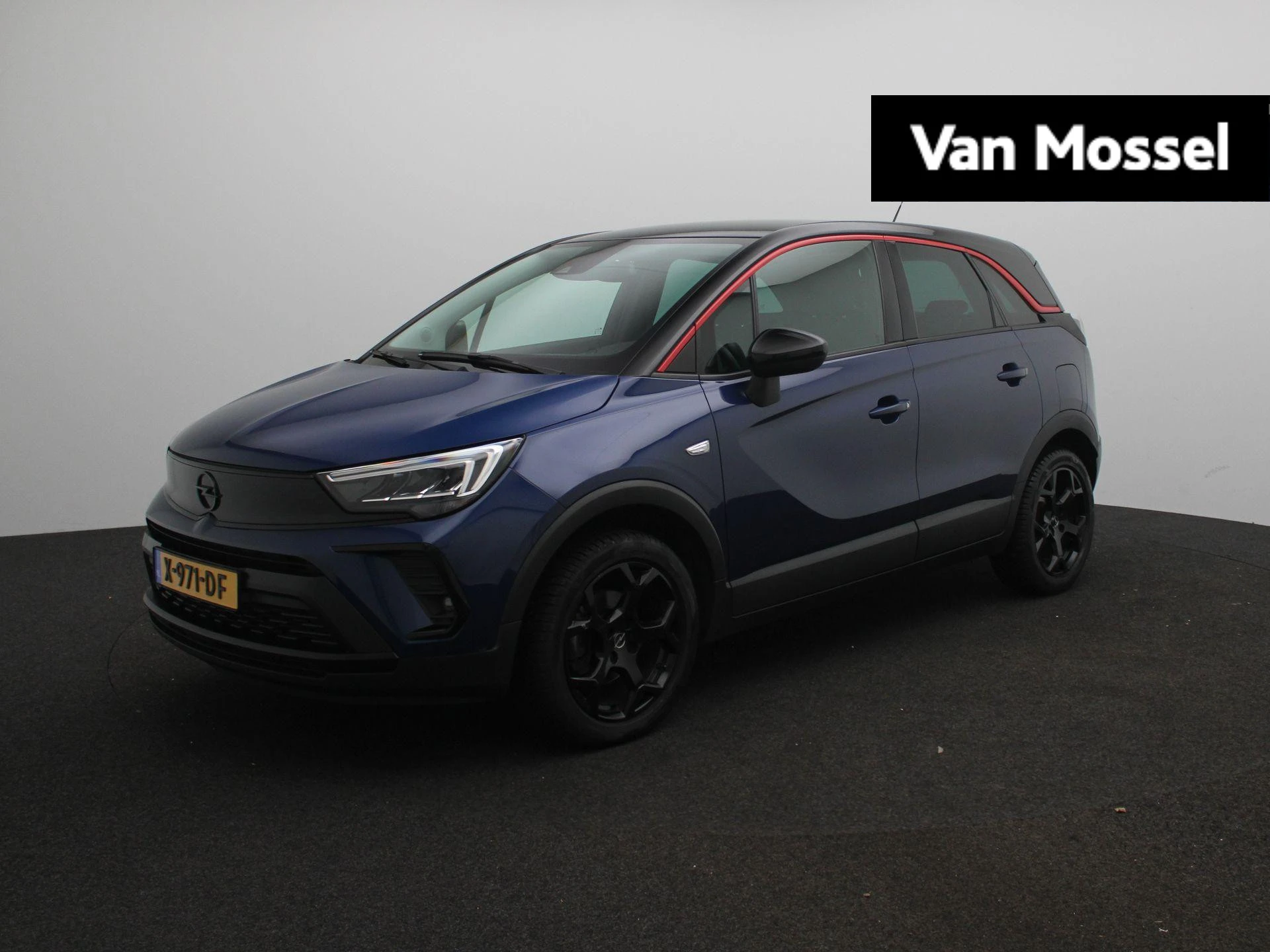 Opel Crossland met kenteken X-971-DF – autofoto 2