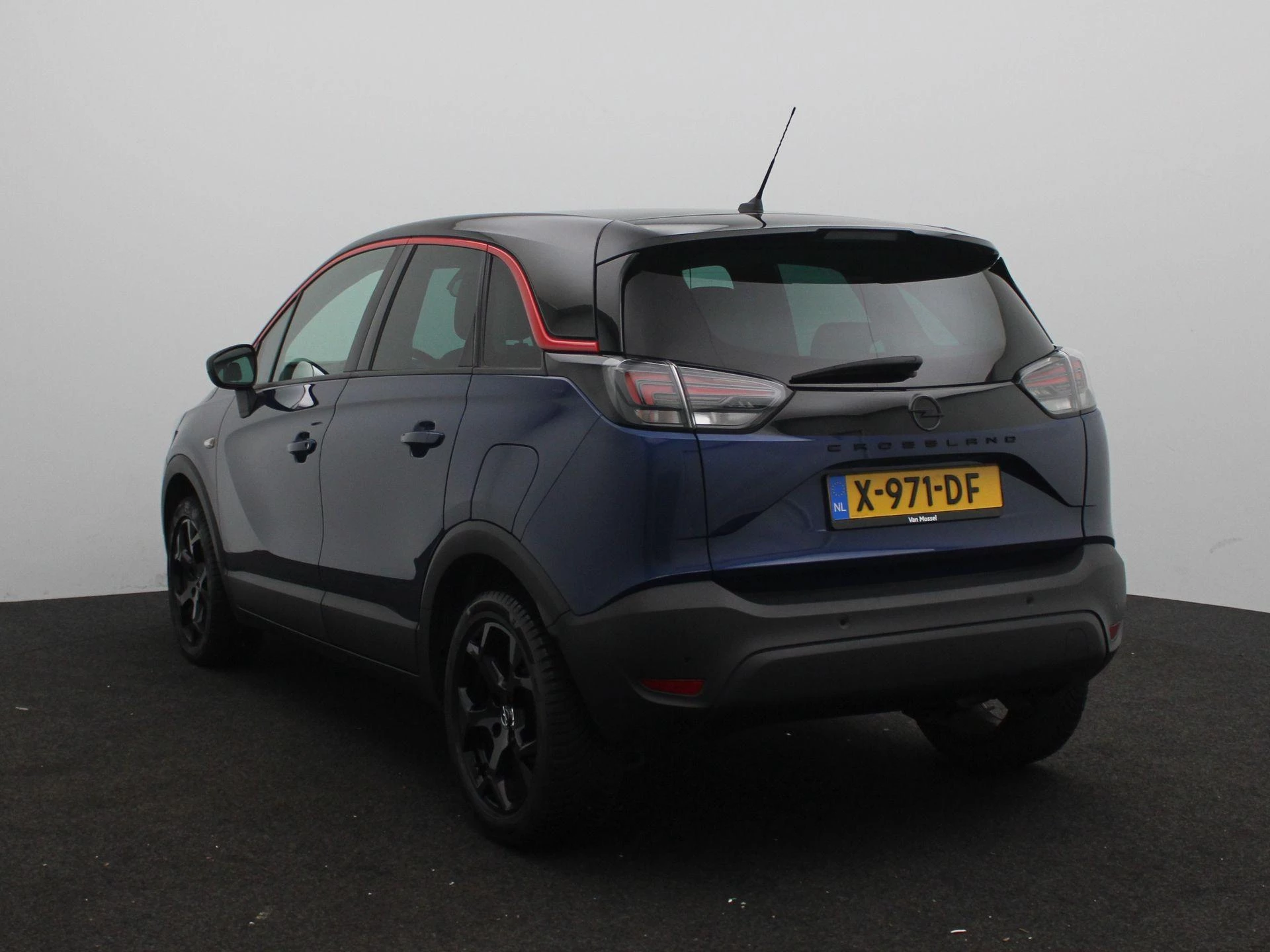 Opel Crossland met kenteken X-971-DF – autofoto 4