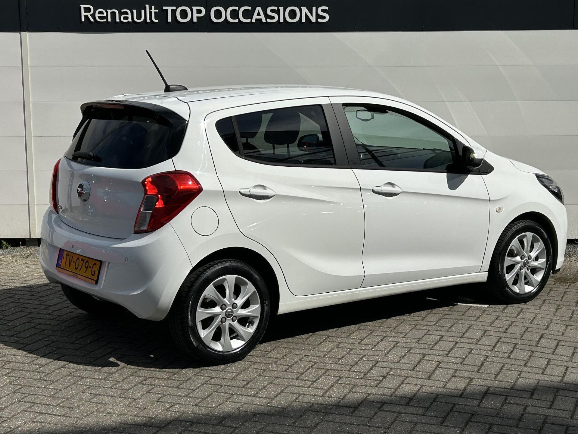 Opel KARL met kenteken TV-079-G – achteraanzicht