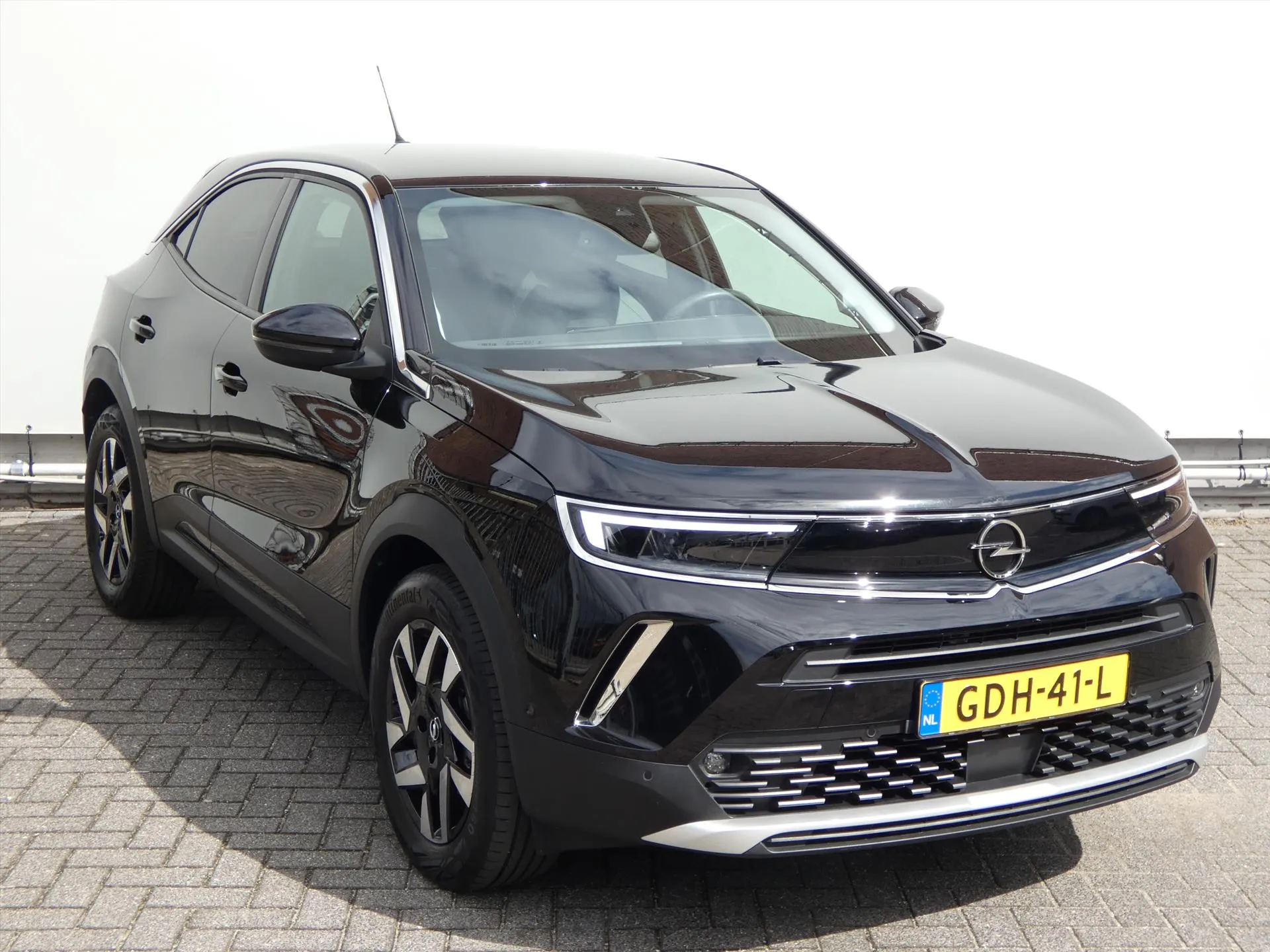 Opel Mokka-e met kenteken GDH-41-L – interieur