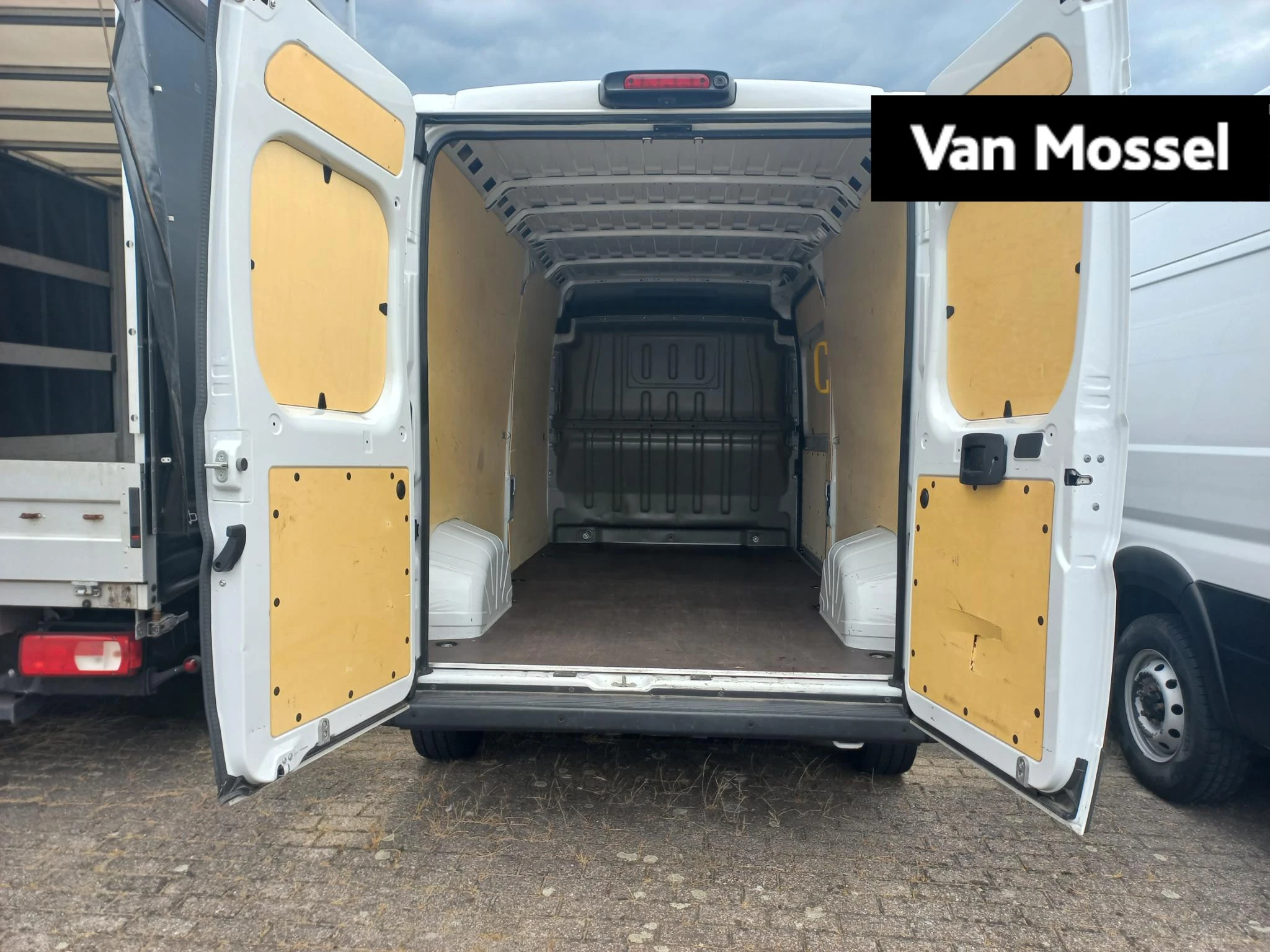 Opel Movano – autofoto 4