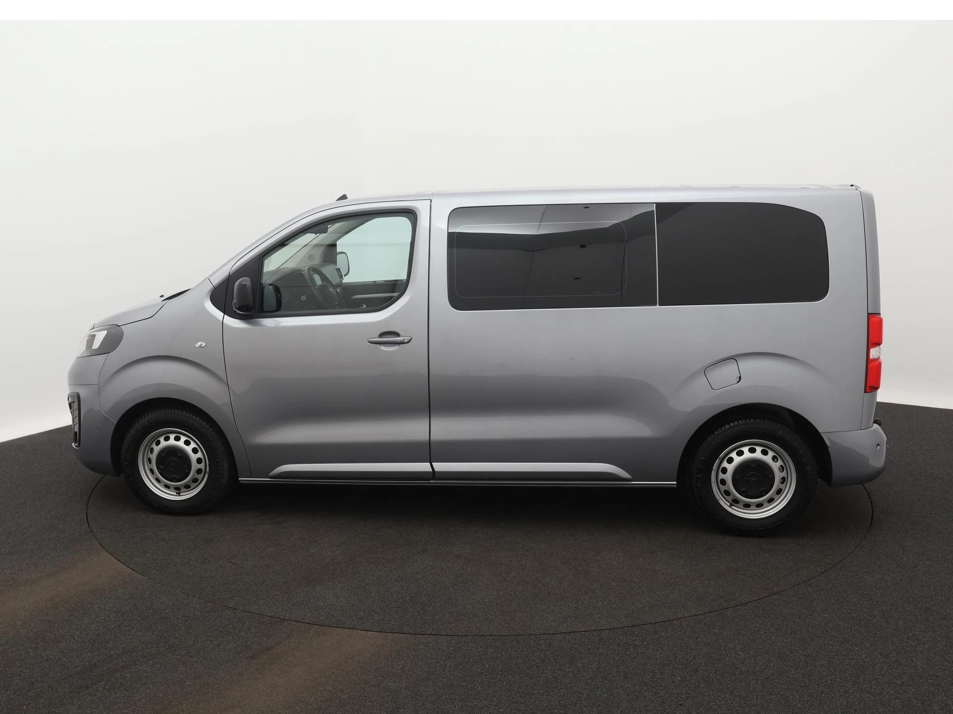 Opel Vivaro – autofoto 3