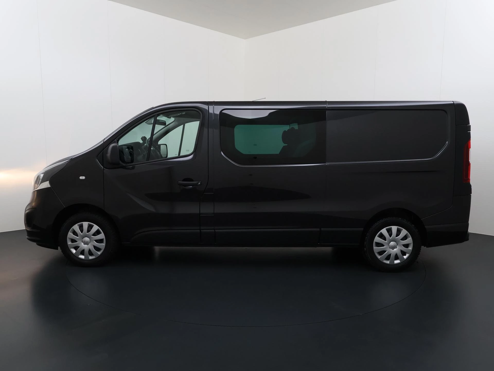Opel Vivaro met kenteken 70100 – autofoto 3