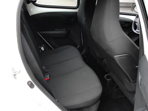 Peugeot 108 met kenteken 2-ZFR-53 – interieur