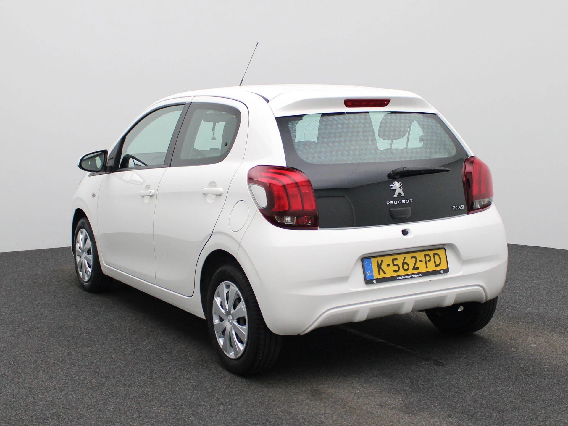 Peugeot 108 met kenteken 43100 – autofoto 3