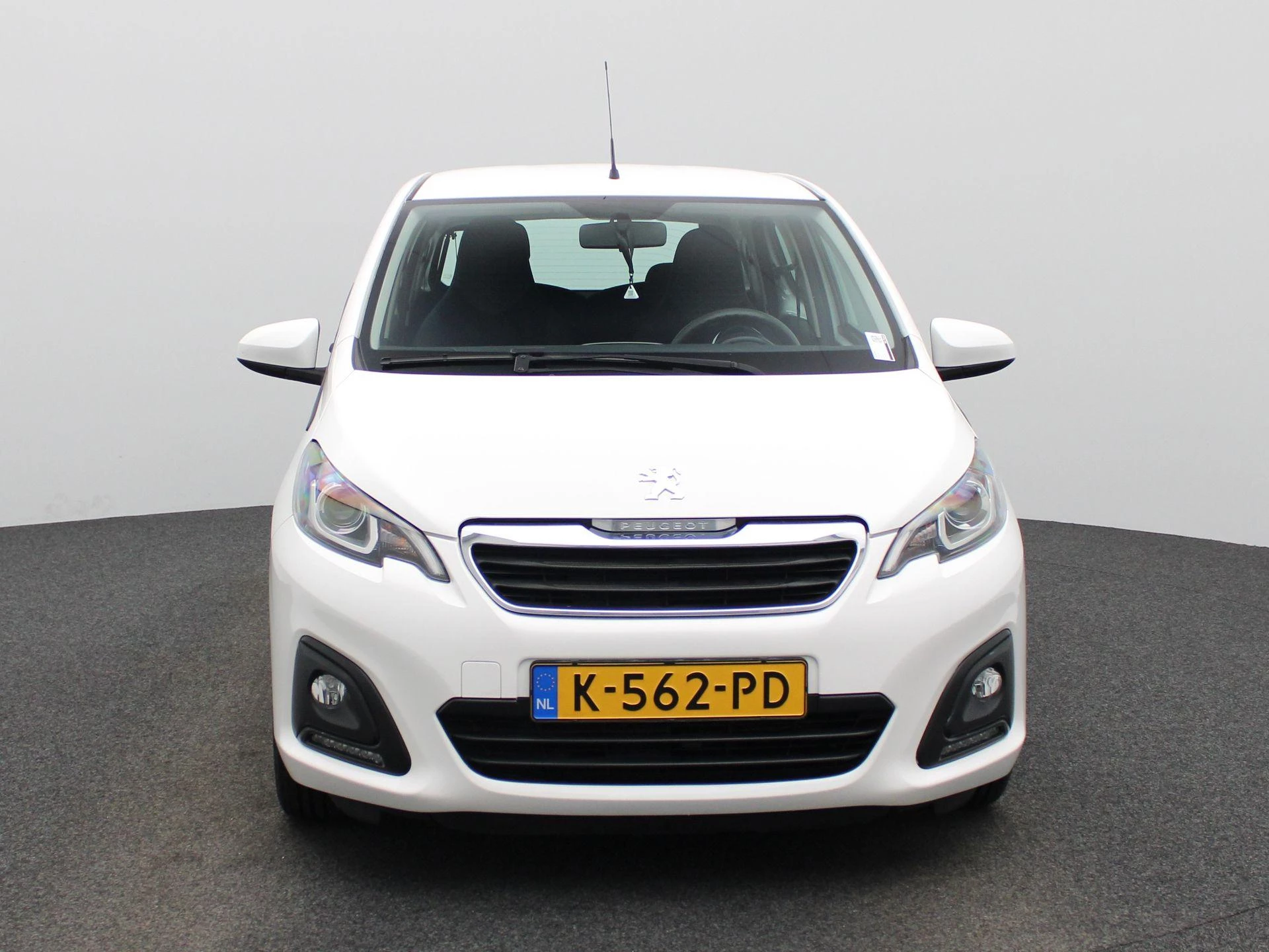 Peugeot 108 met kenteken 43100 – autofoto 4