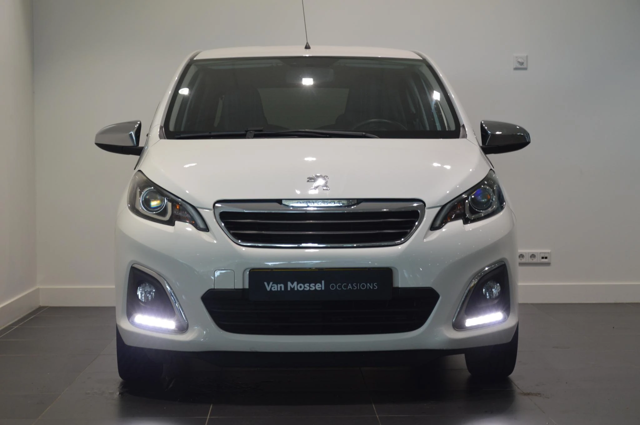Peugeot 108 met kenteken 43100 – autofoto 4