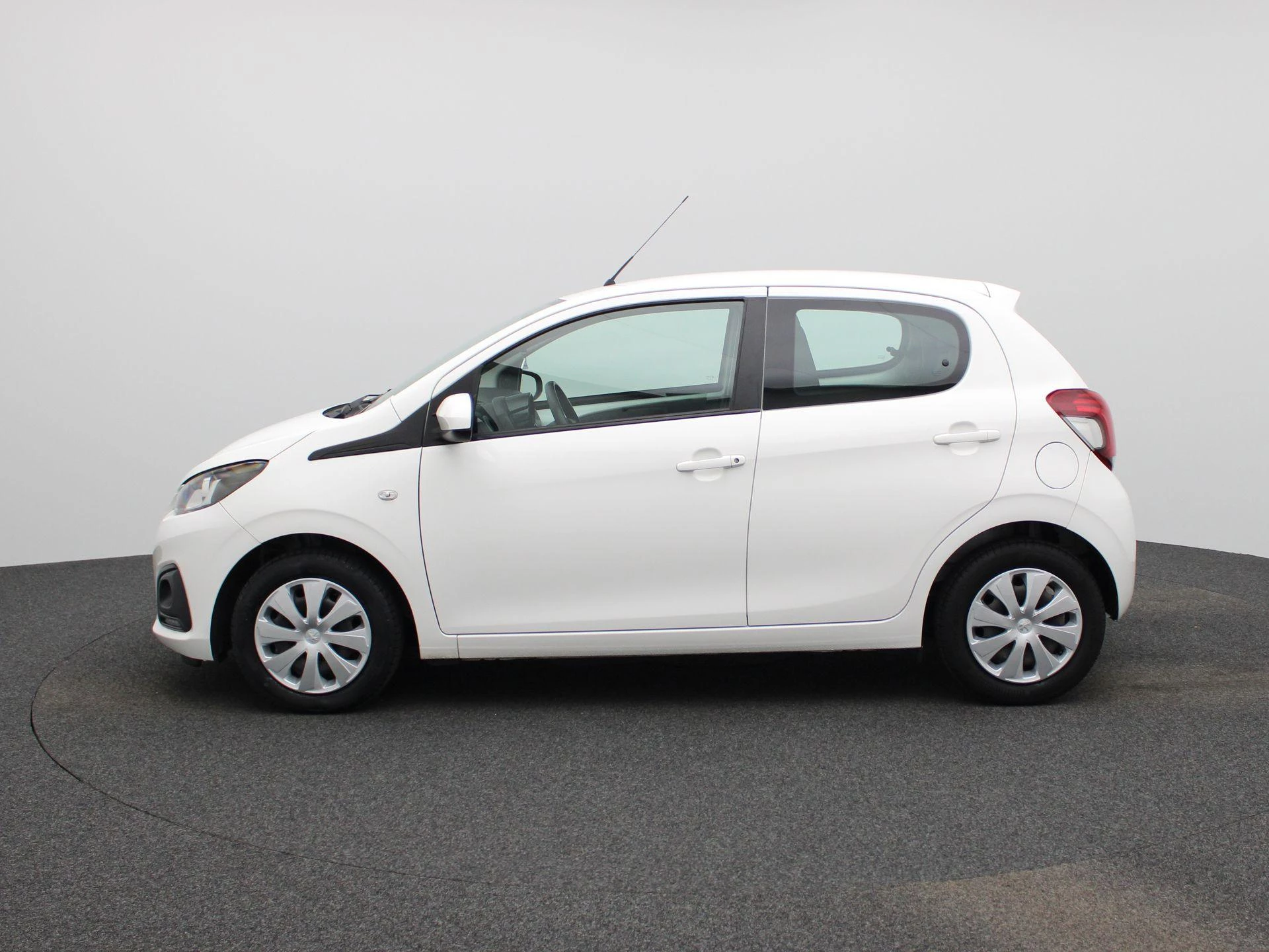 Peugeot 108 met kenteken 43100 – autofoto 5