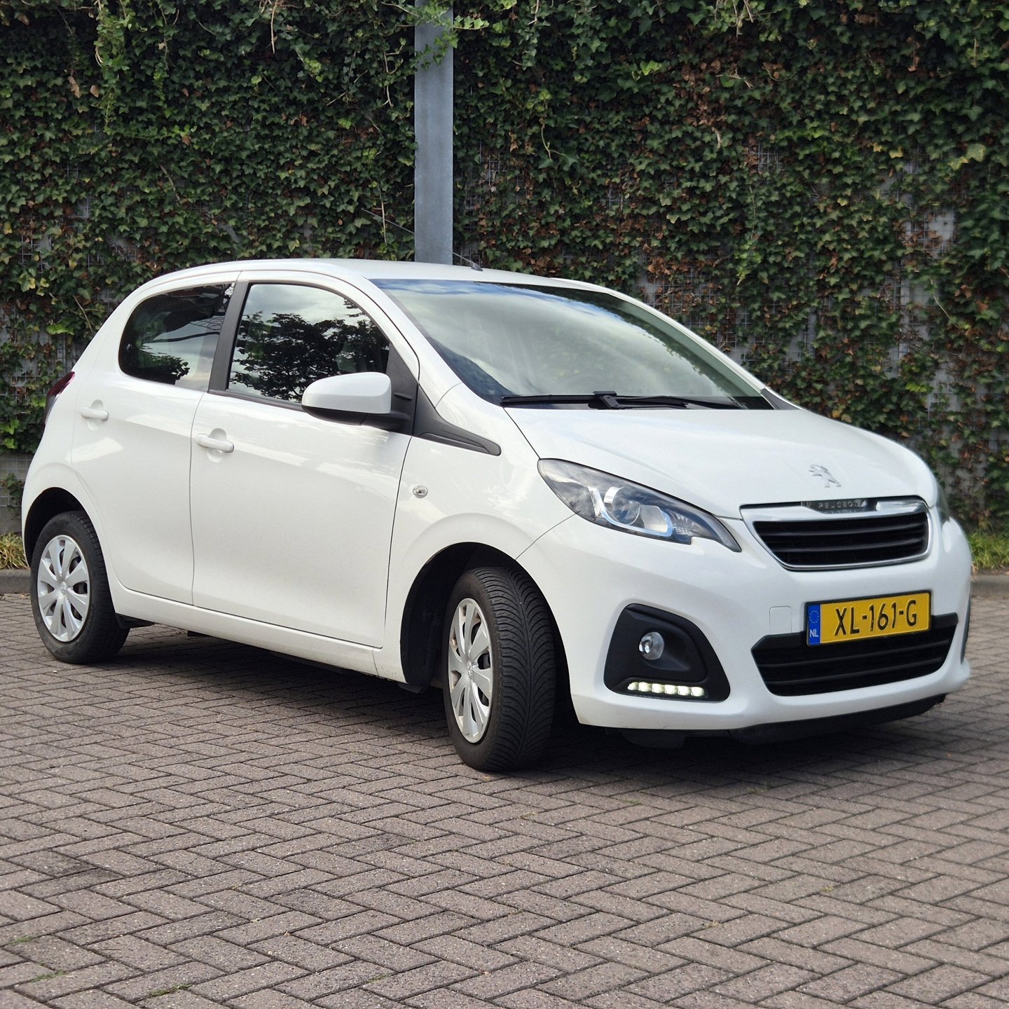 Peugeot 108 met kenteken XL-161-G – vooraanzicht