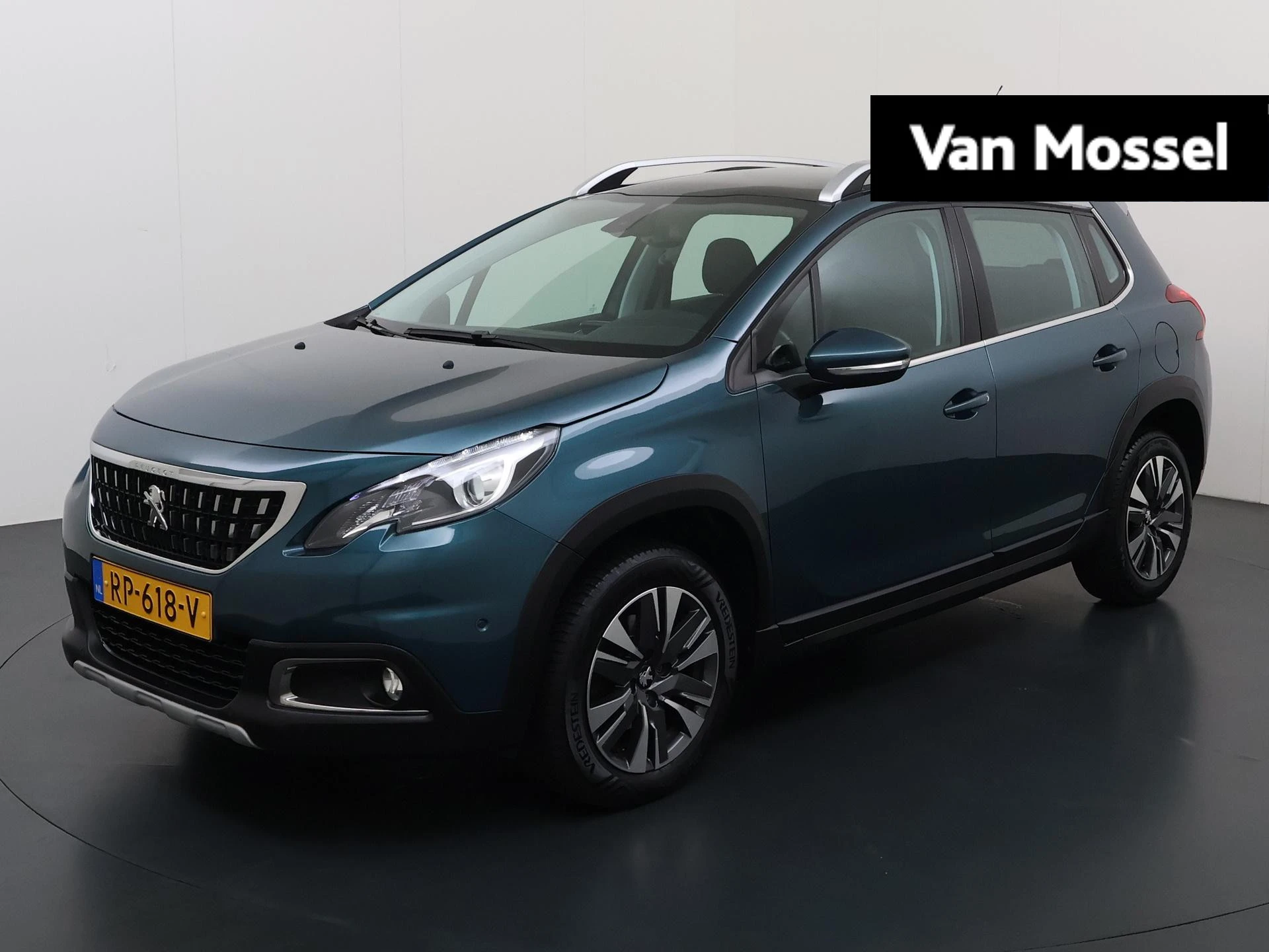 Peugeot 2008 met kenteken 44100 – autofoto 2