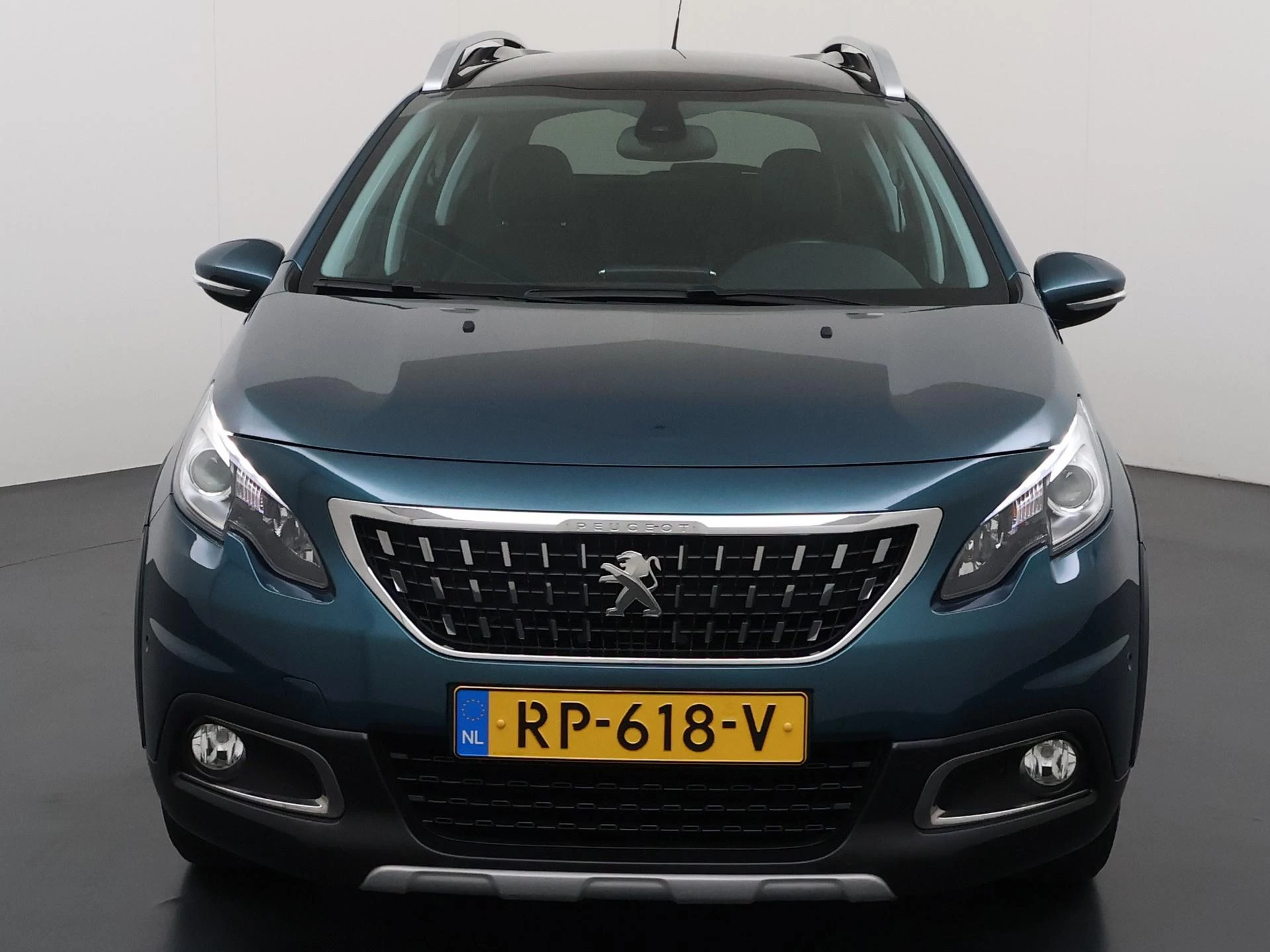 Peugeot 2008 met kenteken 44100 – autofoto 4
