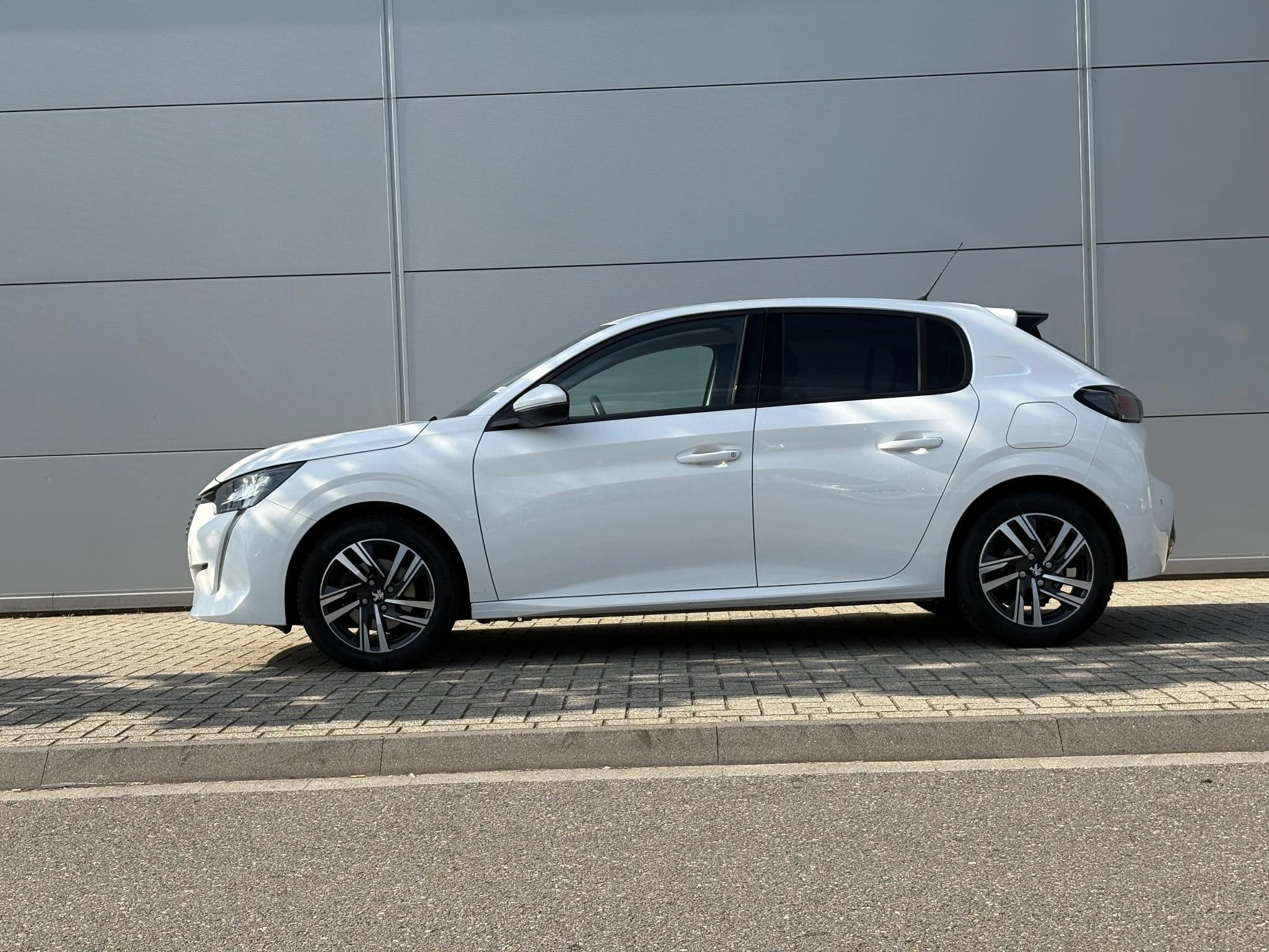 Peugeot 208 met kenteken 52100 – autofoto 4