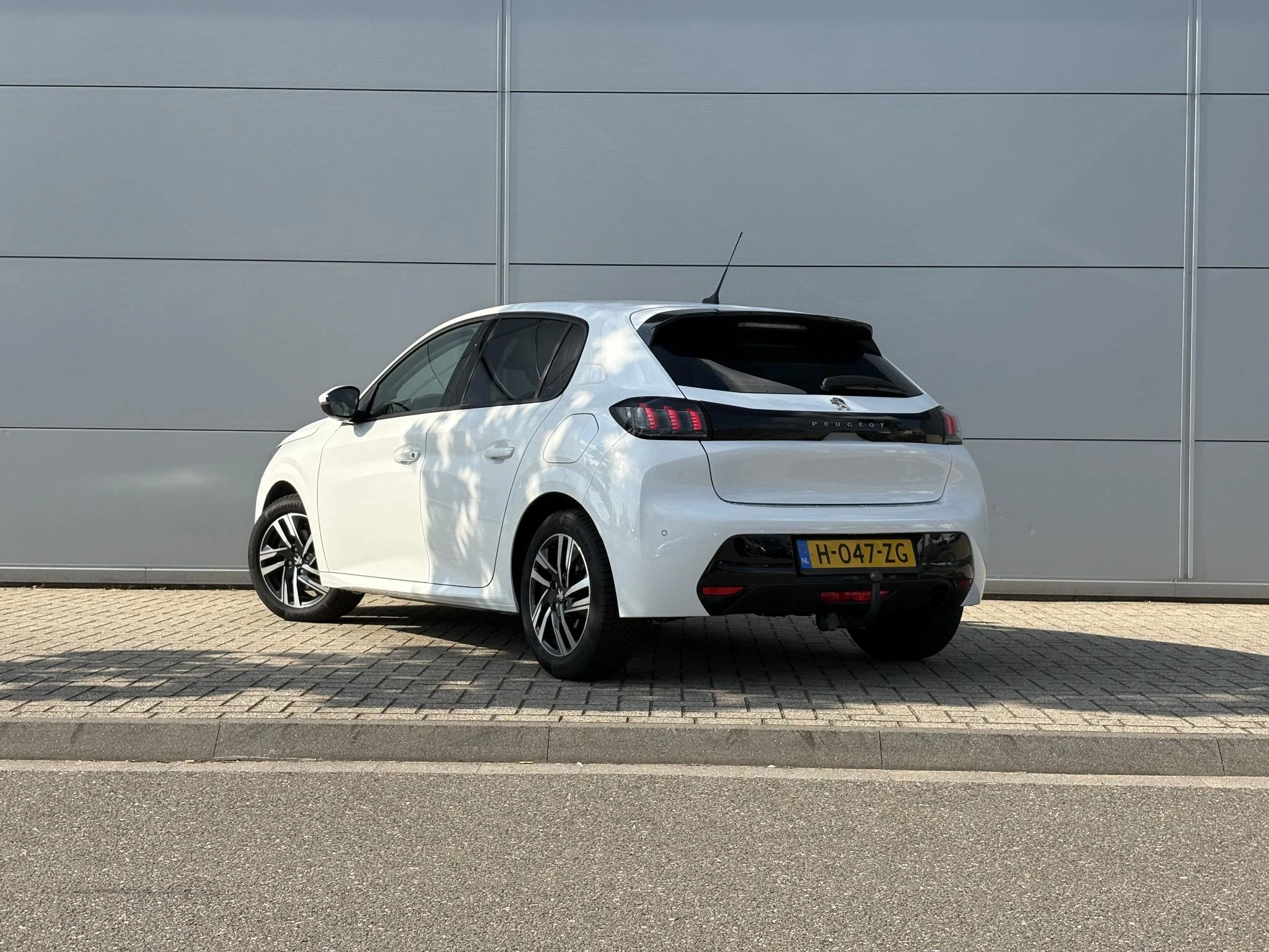 Peugeot 208 met kenteken 52100 – autofoto 5