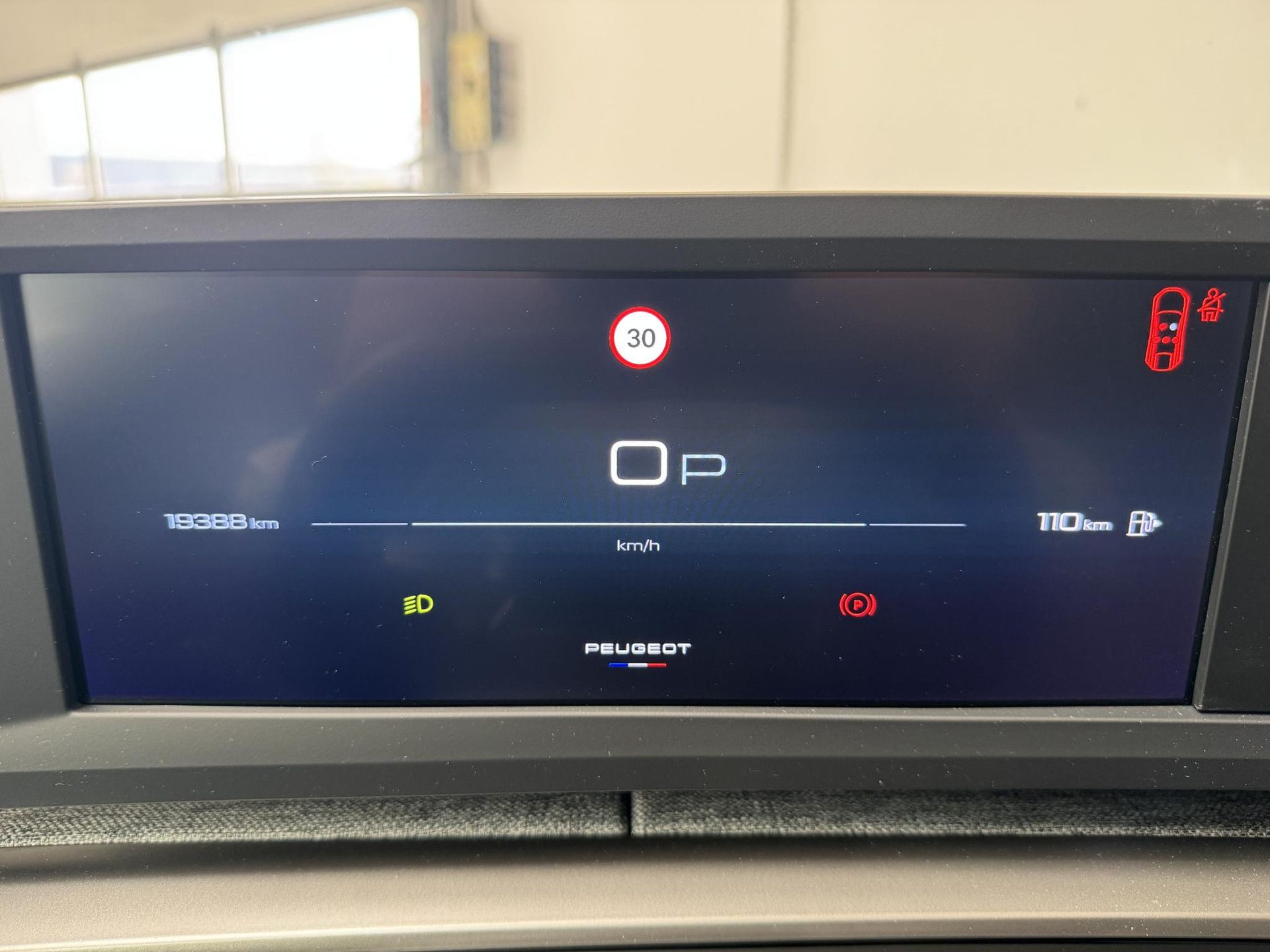 Peugeot 3008 met kenteken JLF-61-D – dashboard