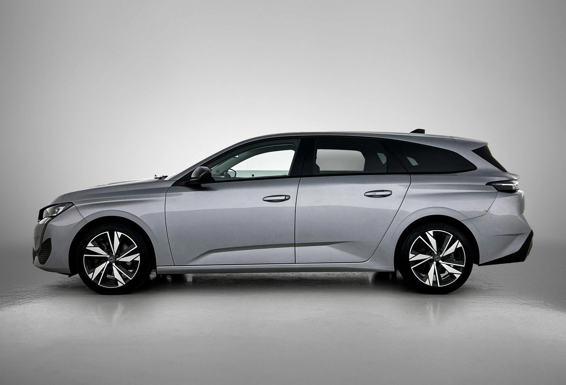 Peugeot 308 met kenteken JVP-47-D – autofoto 4