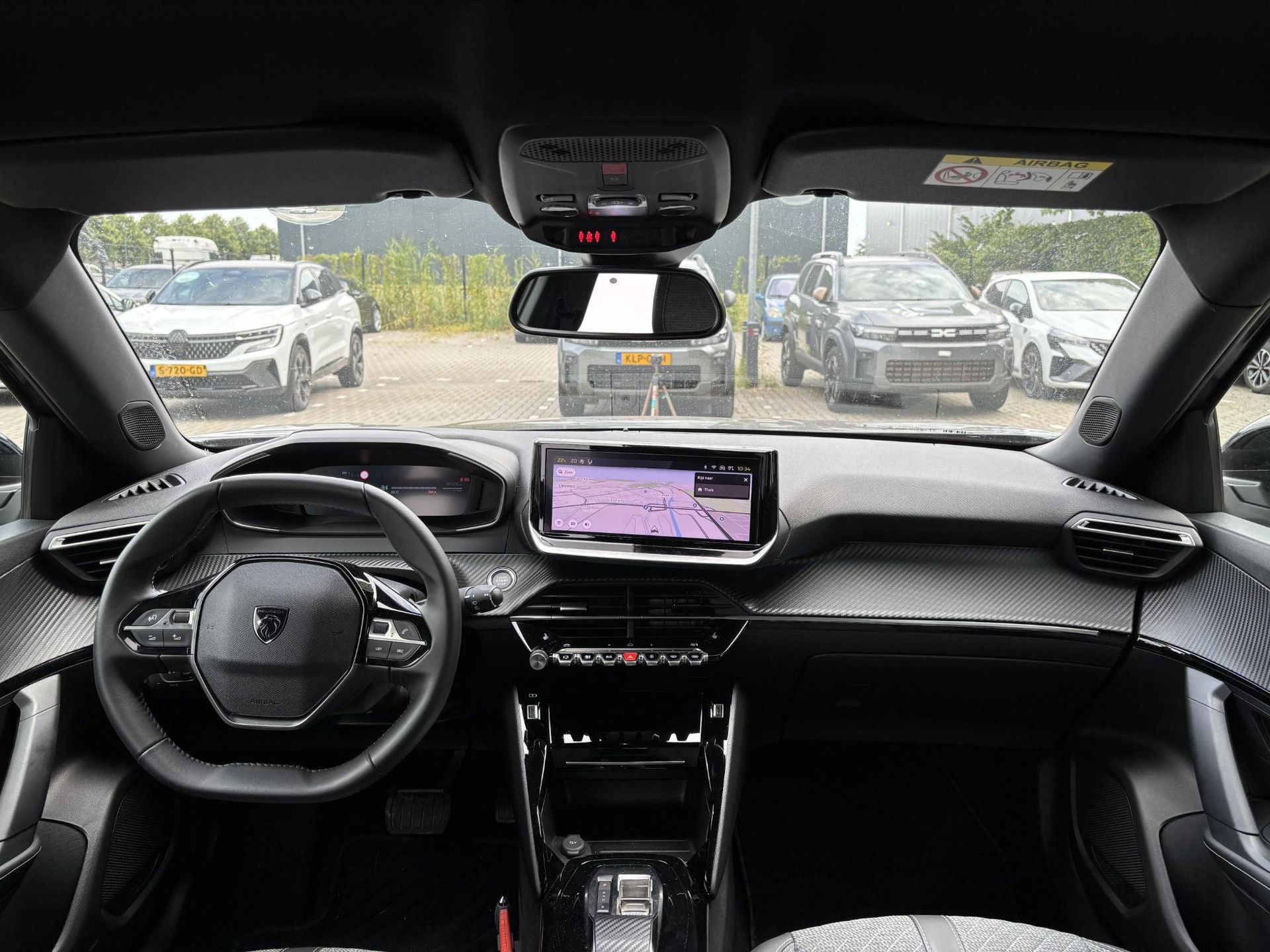 Peugeot e-2008 met kenteken T-924-ZN – interieur