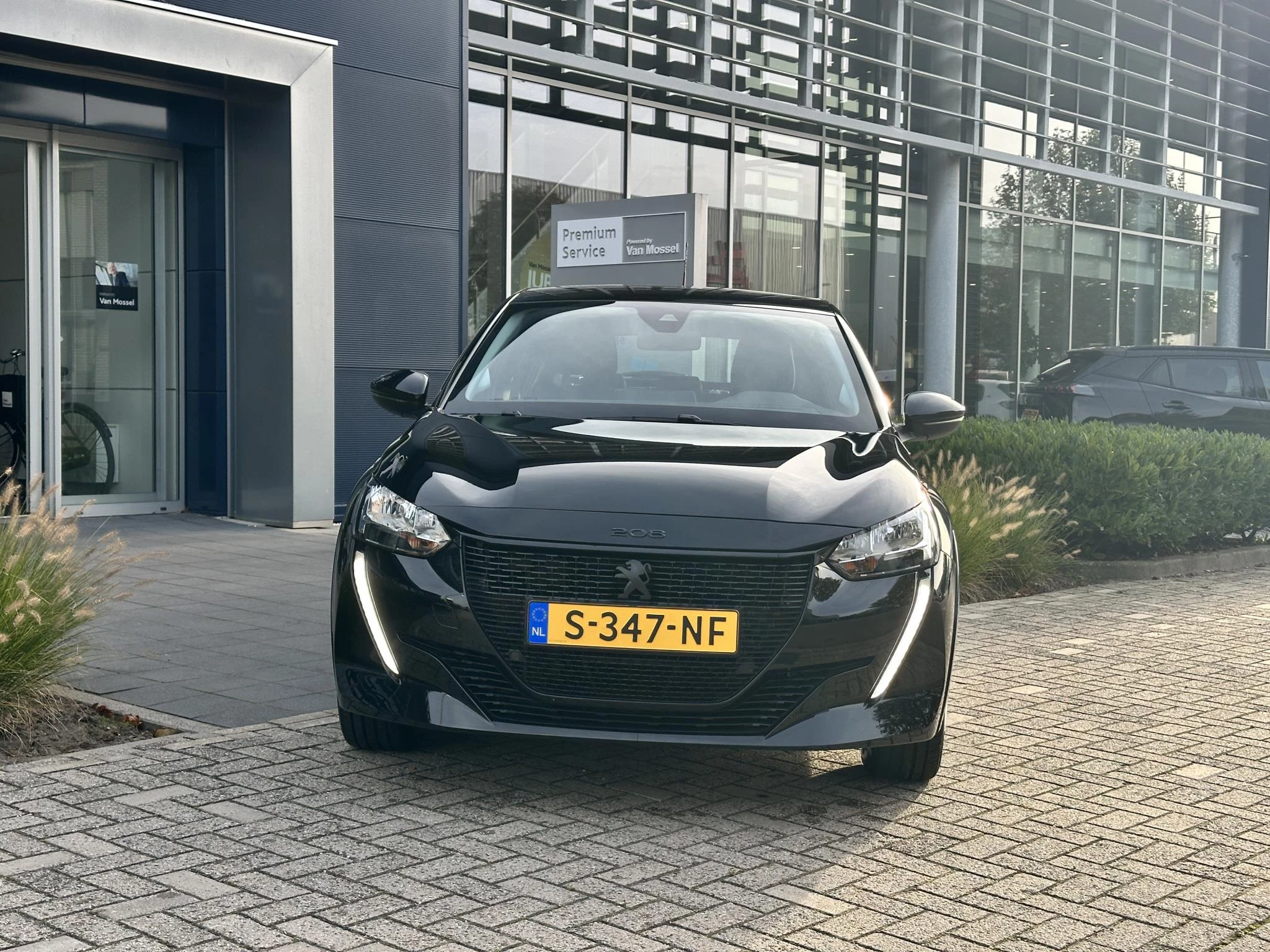 Peugeot E-208 – autofoto 5
