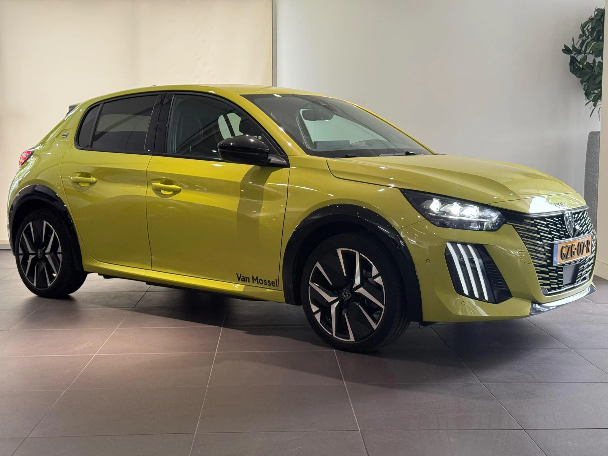 Peugeot E-208 – autofoto 5