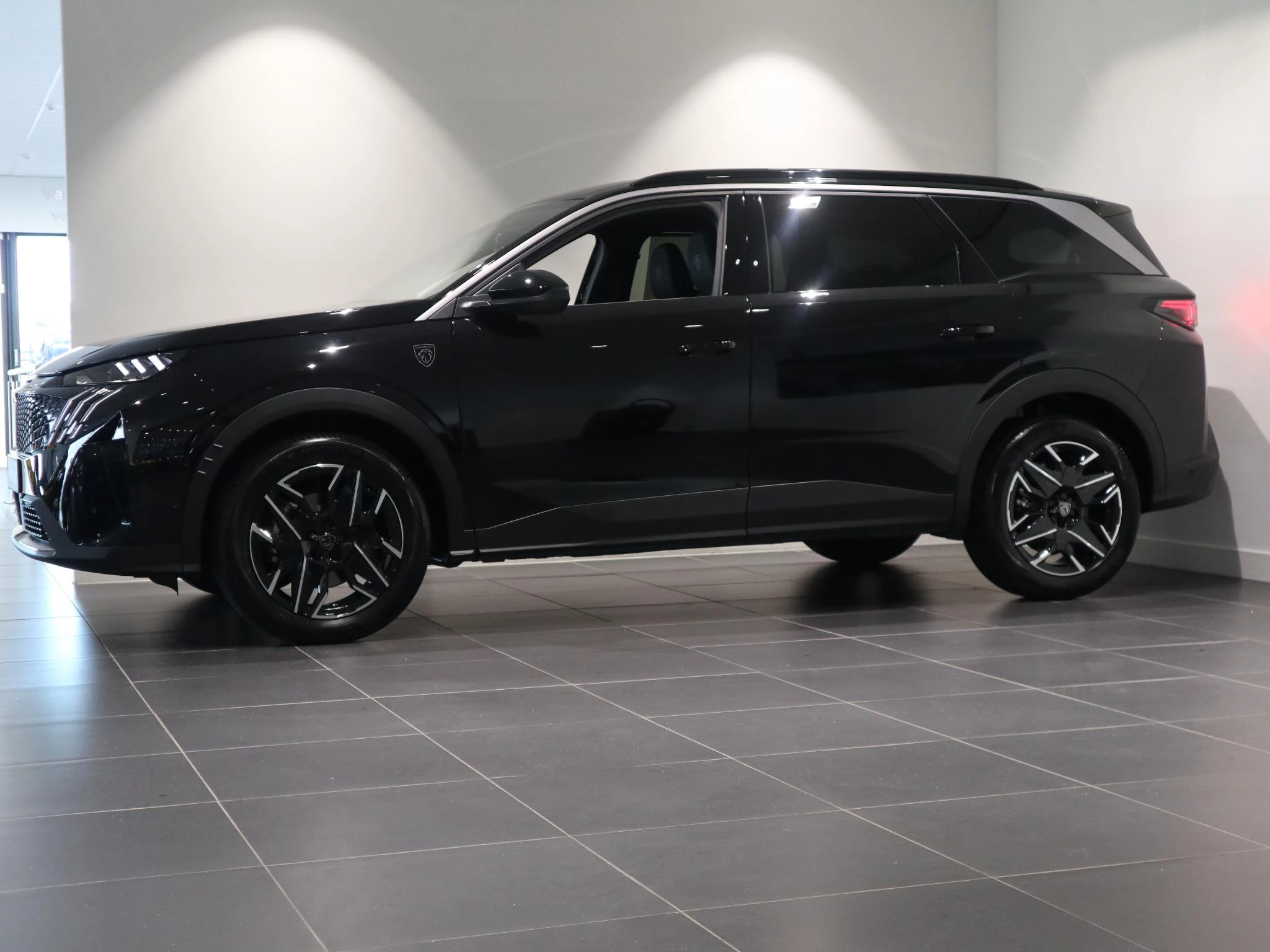 Peugeot e-5008 – autofoto 5