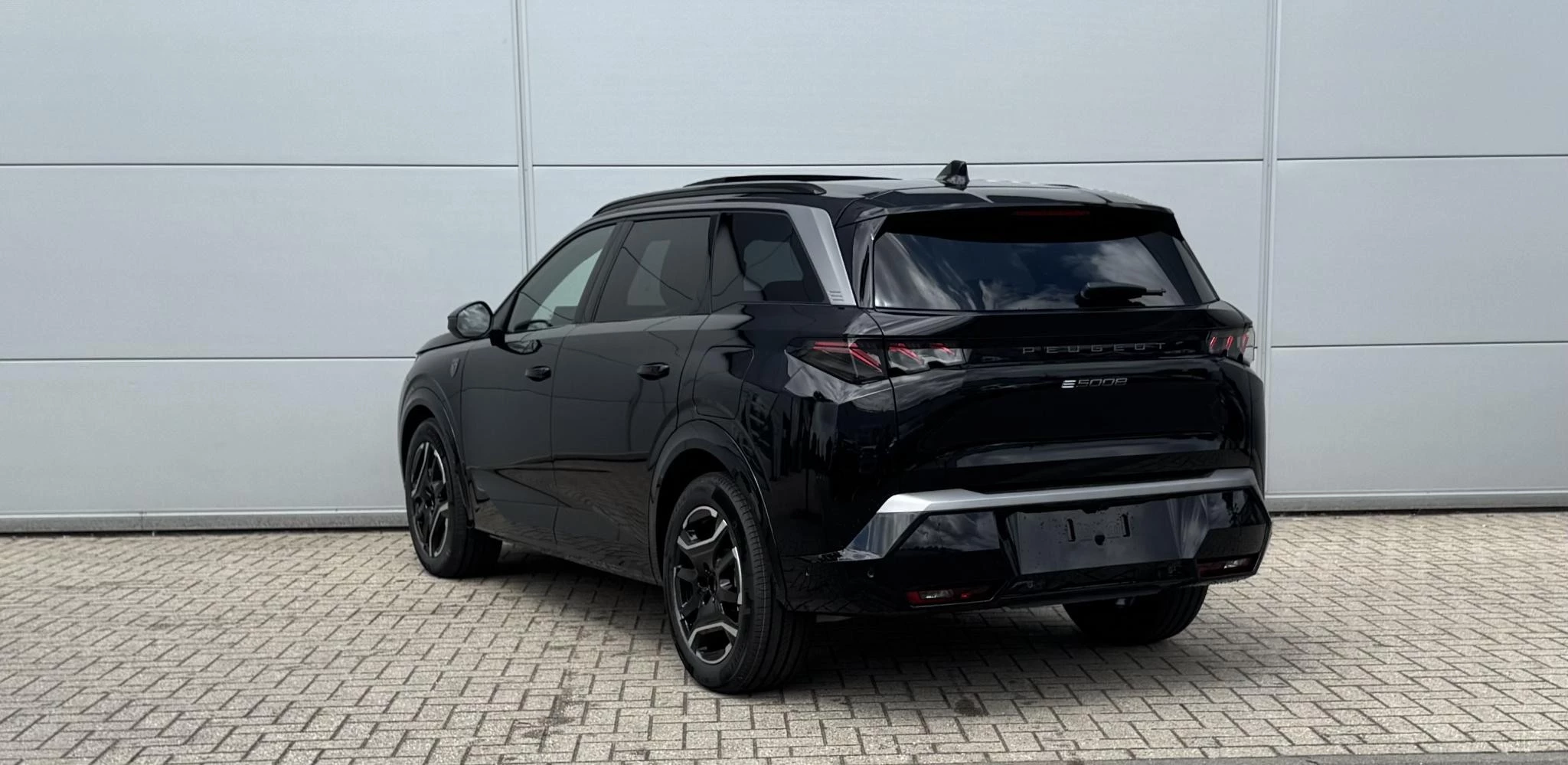 Peugeot e-5008 – autofoto 5